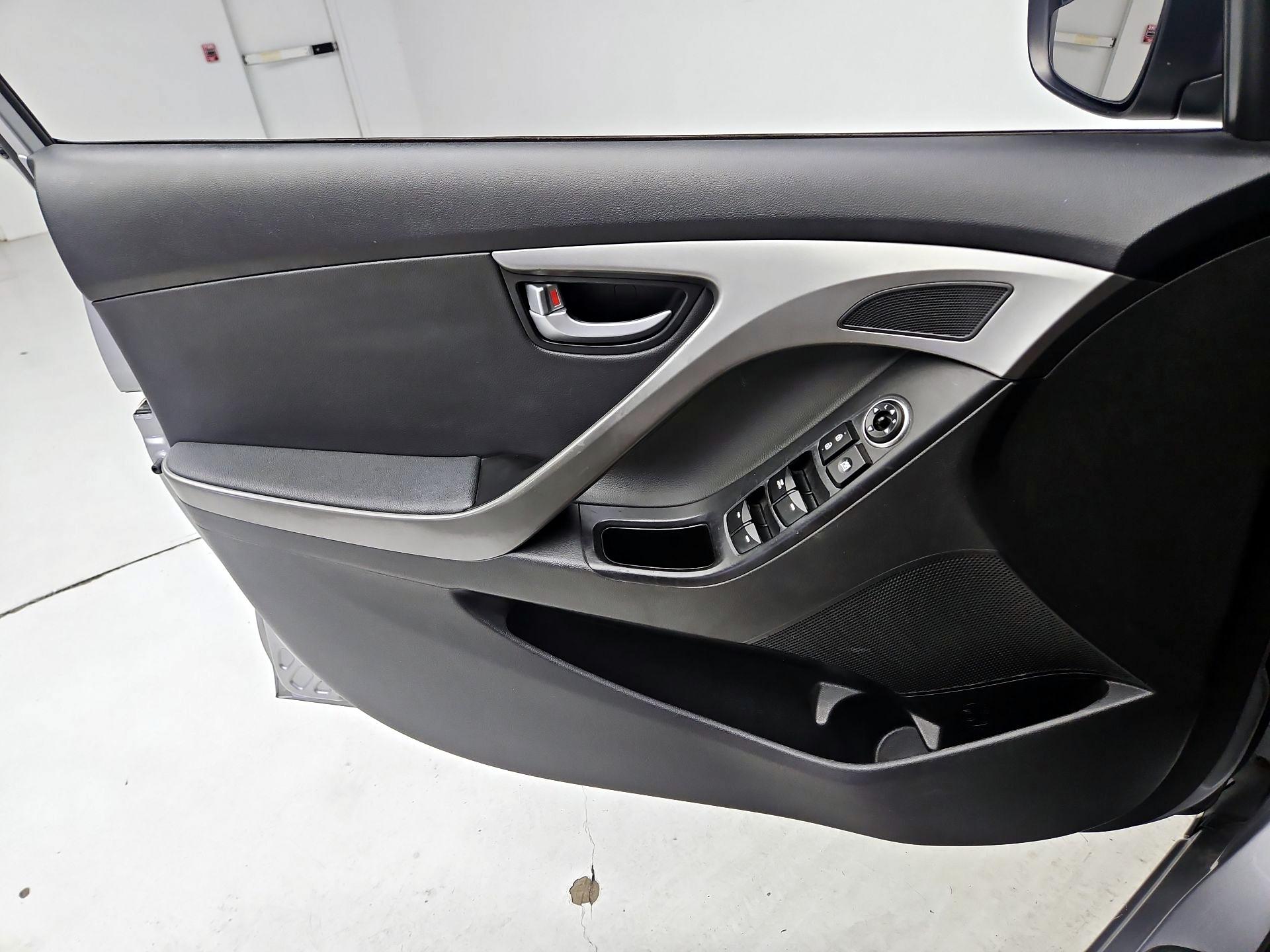 Thumbnail: 2015 Hyundai Elantra - 12