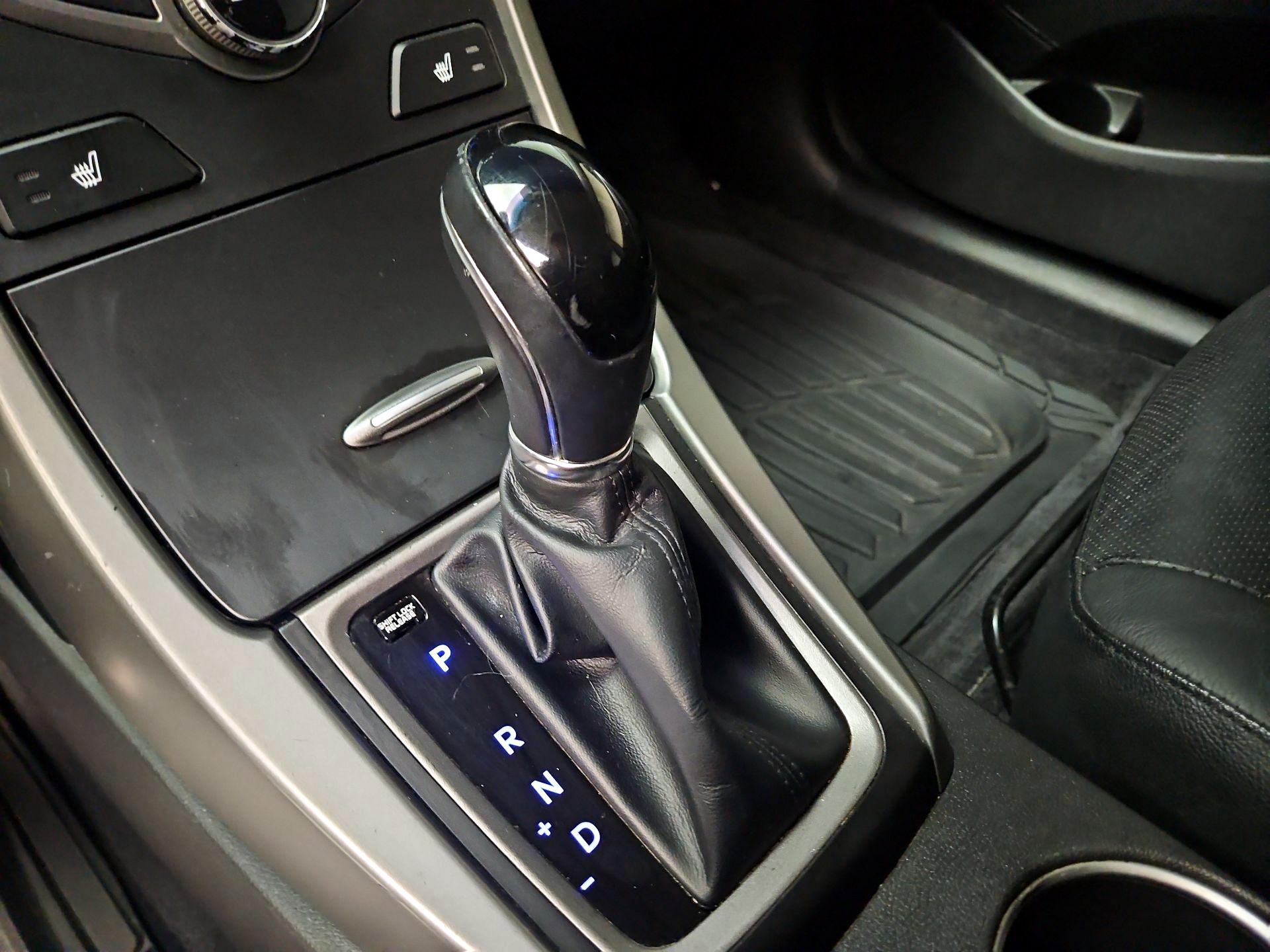 Thumbnail: 2015 Hyundai Elantra - 17
