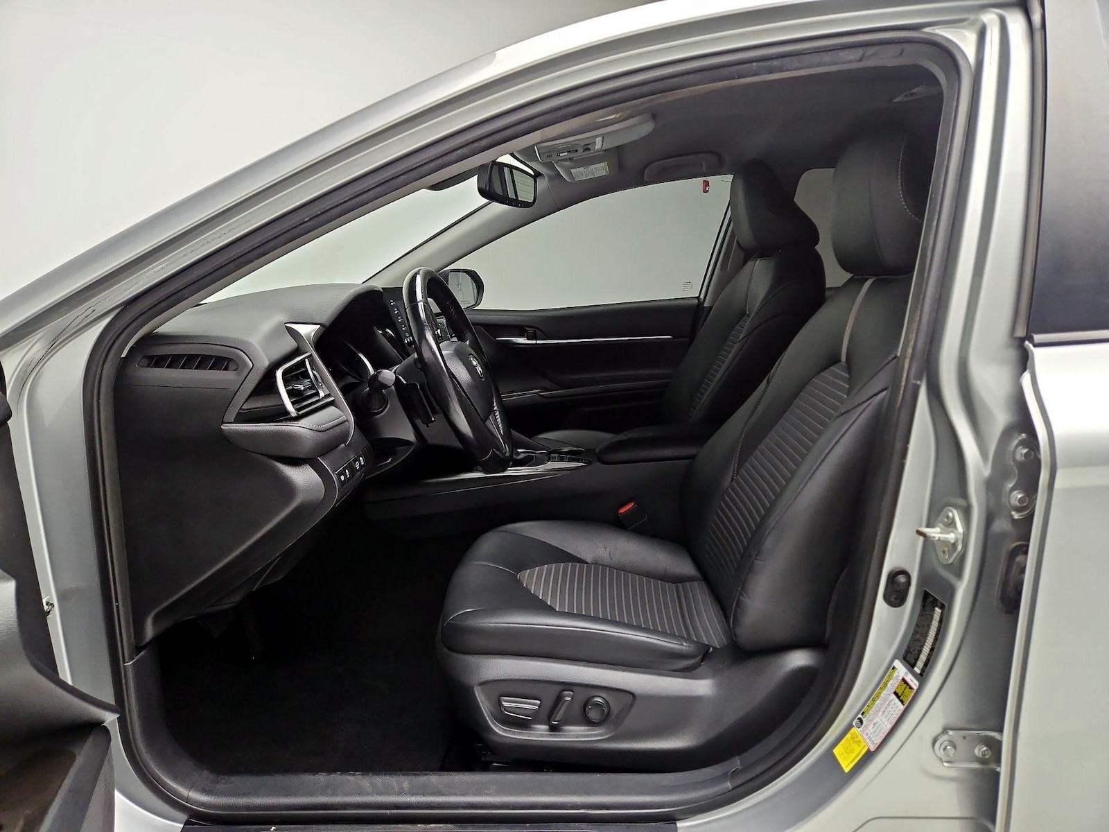Power Seat(s) & Side Airbags