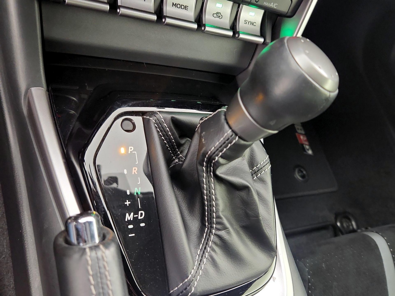 2024 Toyota GR86 Premium - Photo 18