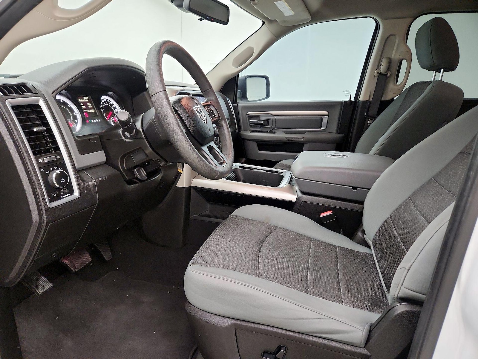 Power Seat(s) & Side Airbags