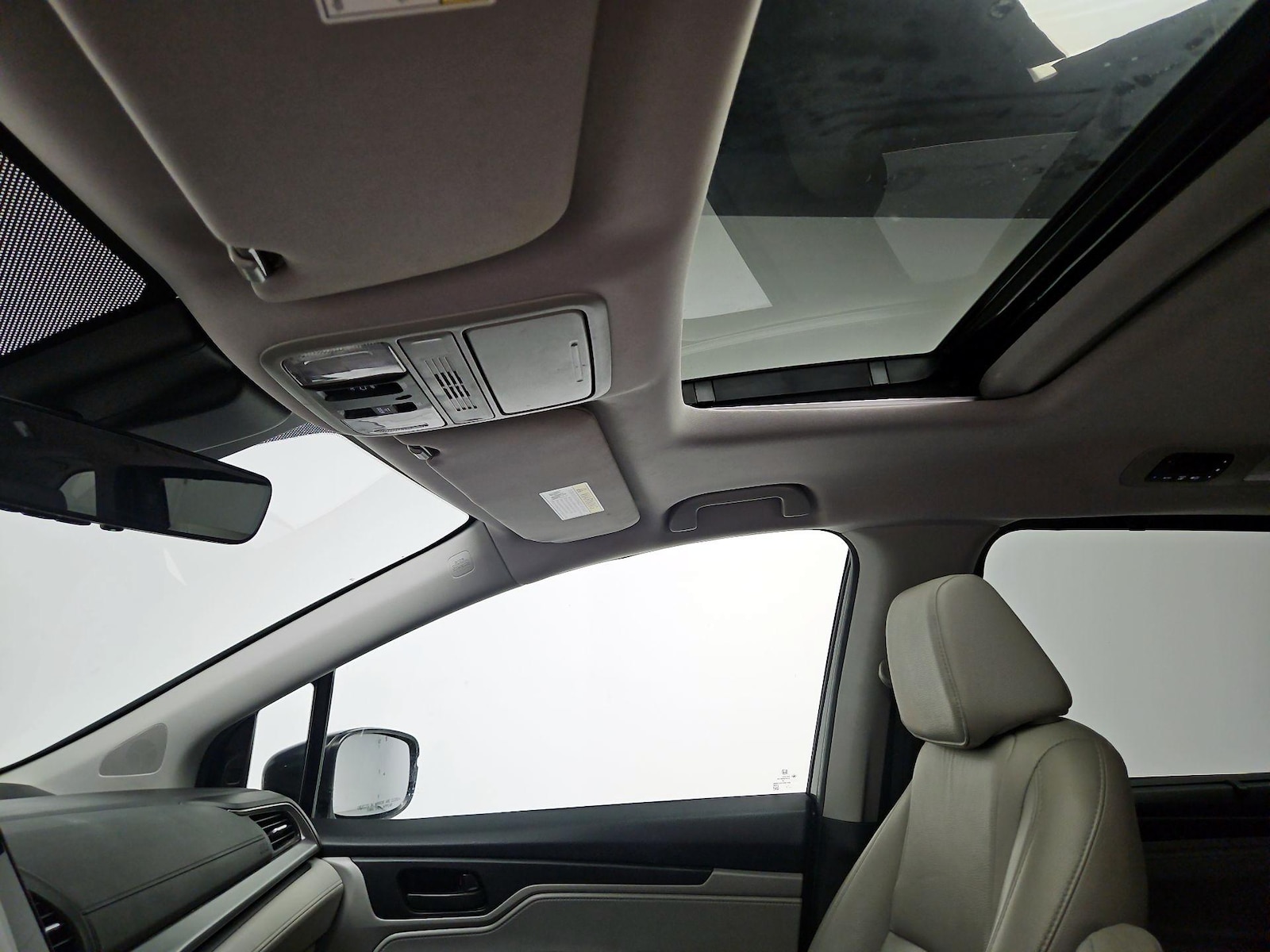 Sunroof(s) & Overhead Airbags