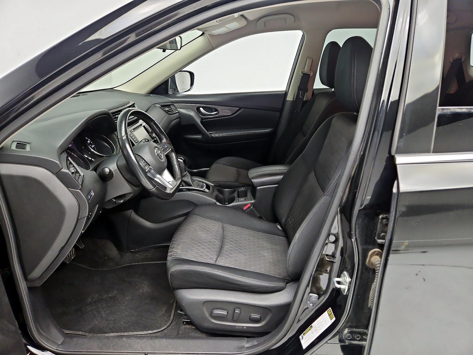2019 Nissan Rogue SV - Photo 12