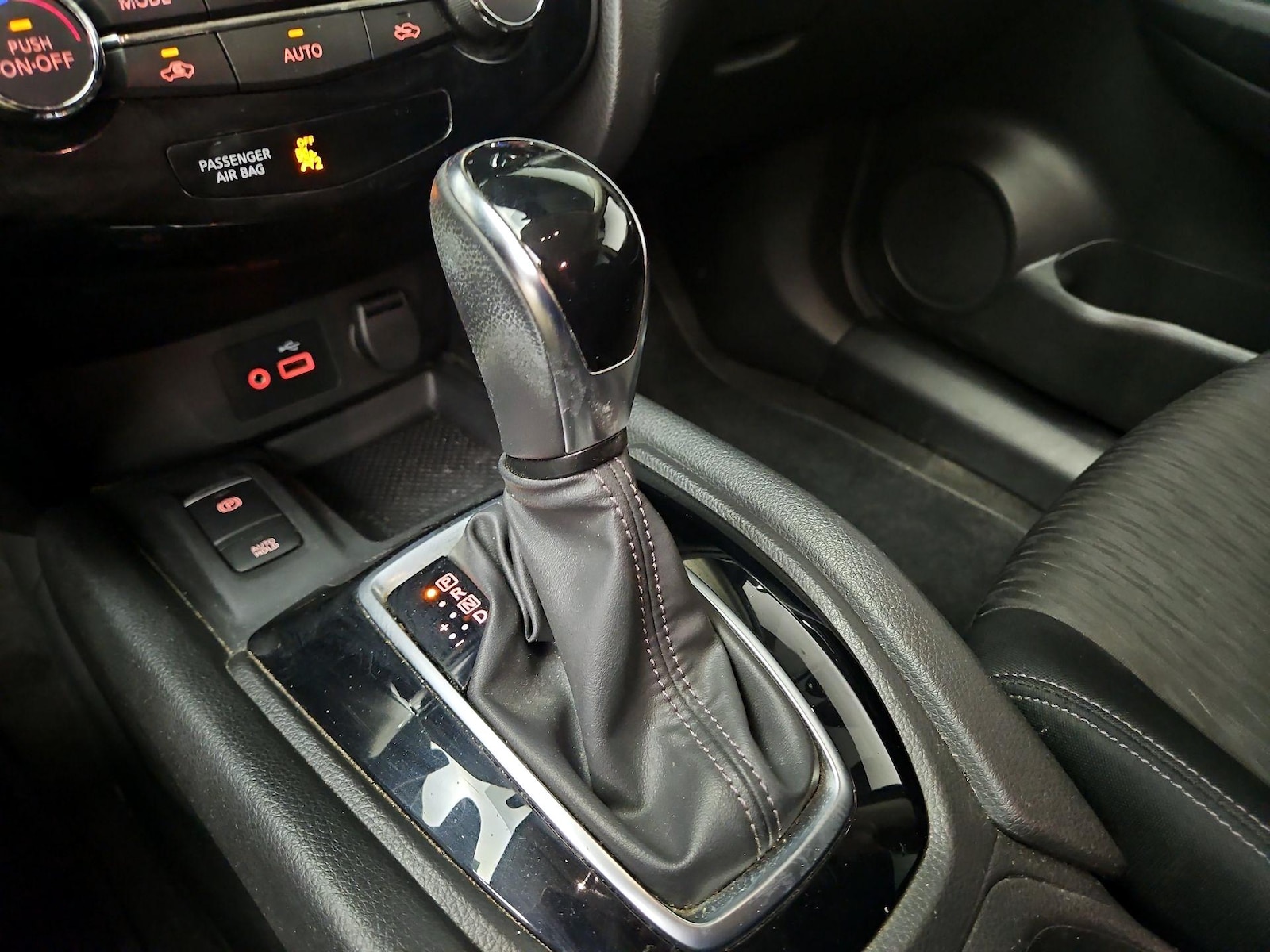 2019 Nissan Rogue SV - Photo 19