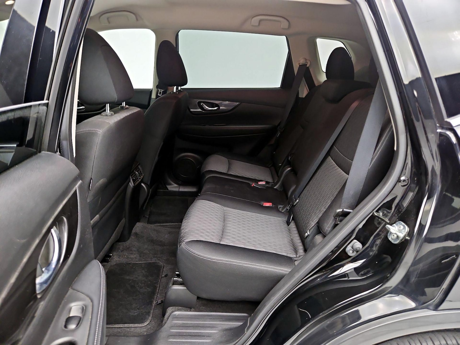 2019 Nissan Rogue SV - Photo 21