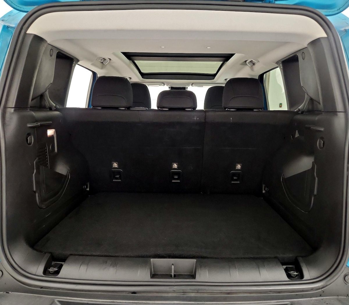 Trunk/Cargo (Seats Up)
