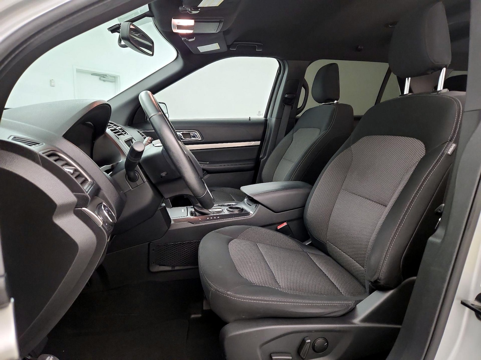 Power Seat(s) & Side Airbags