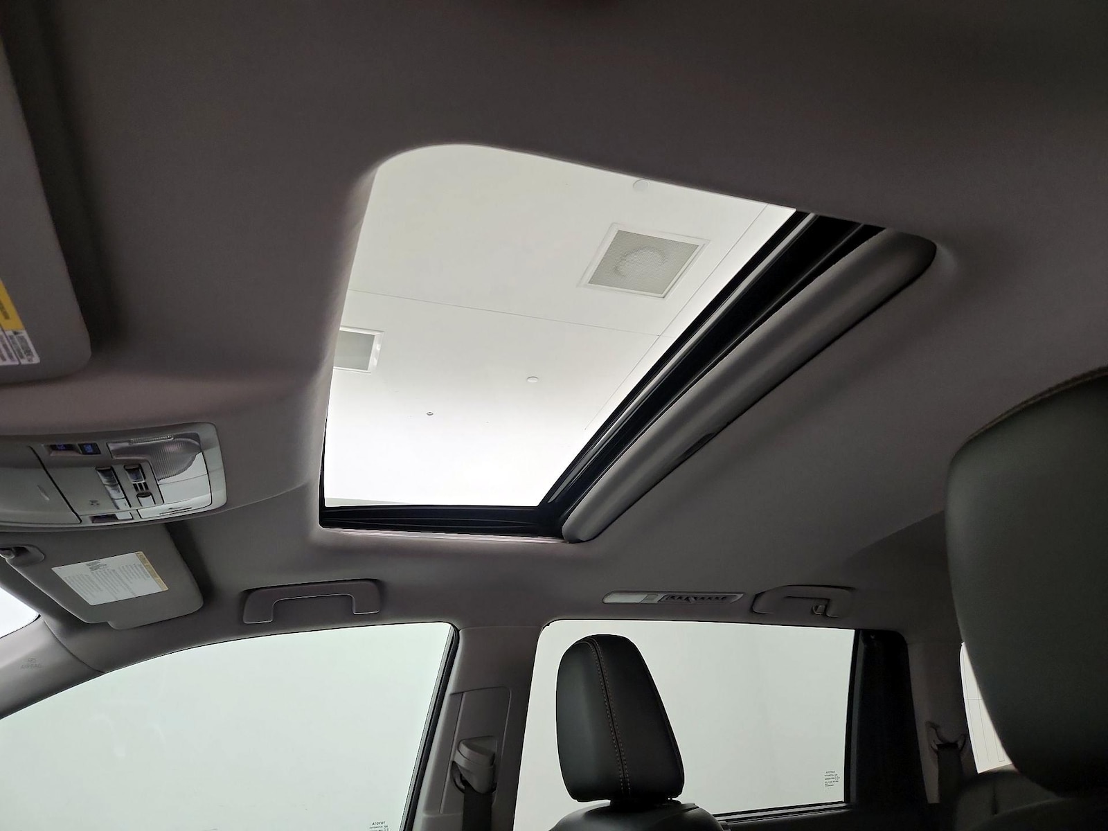 Sunroof(s) & Overhead Airbags
