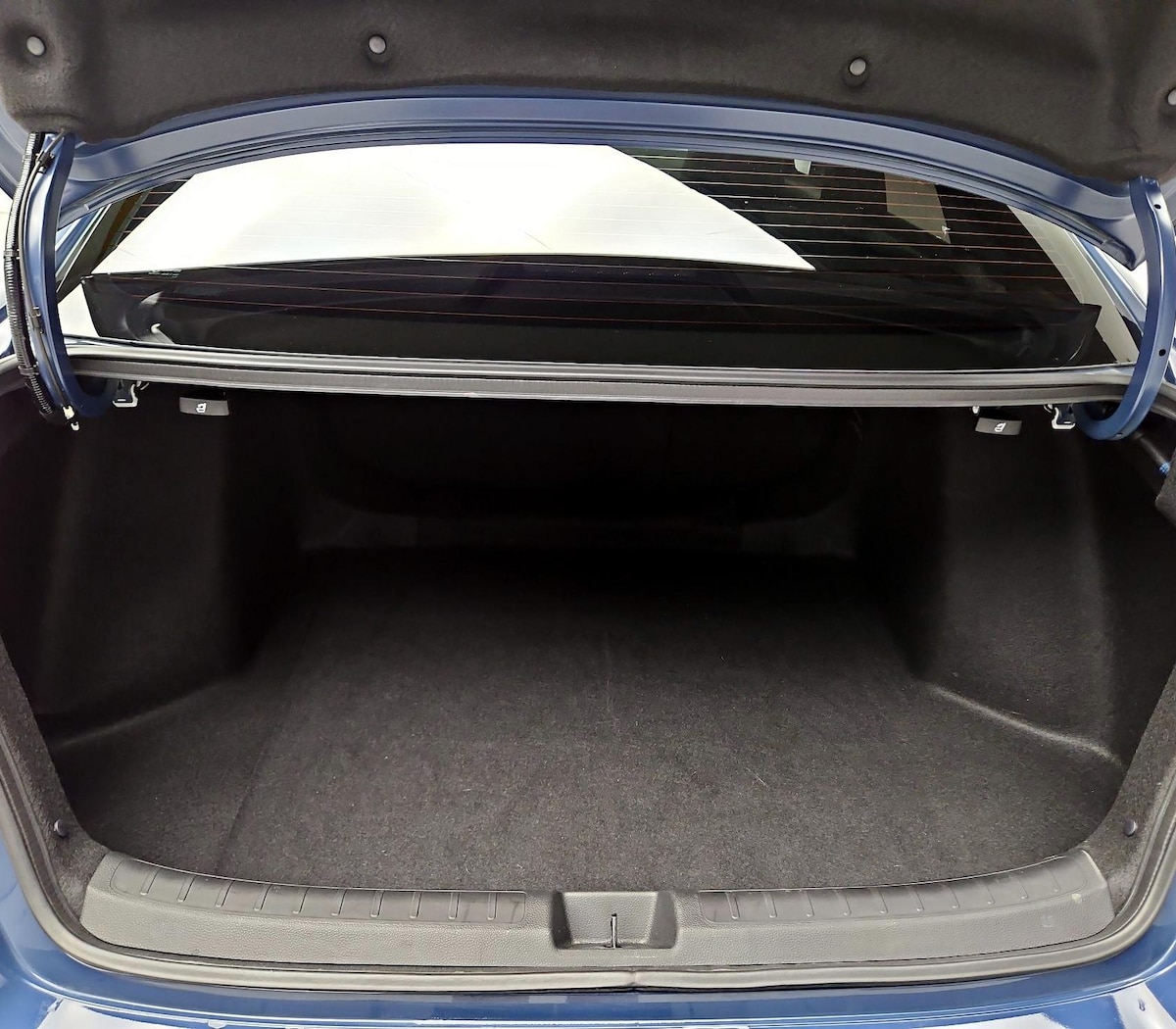 Trunk/Cargo (Seats Up)