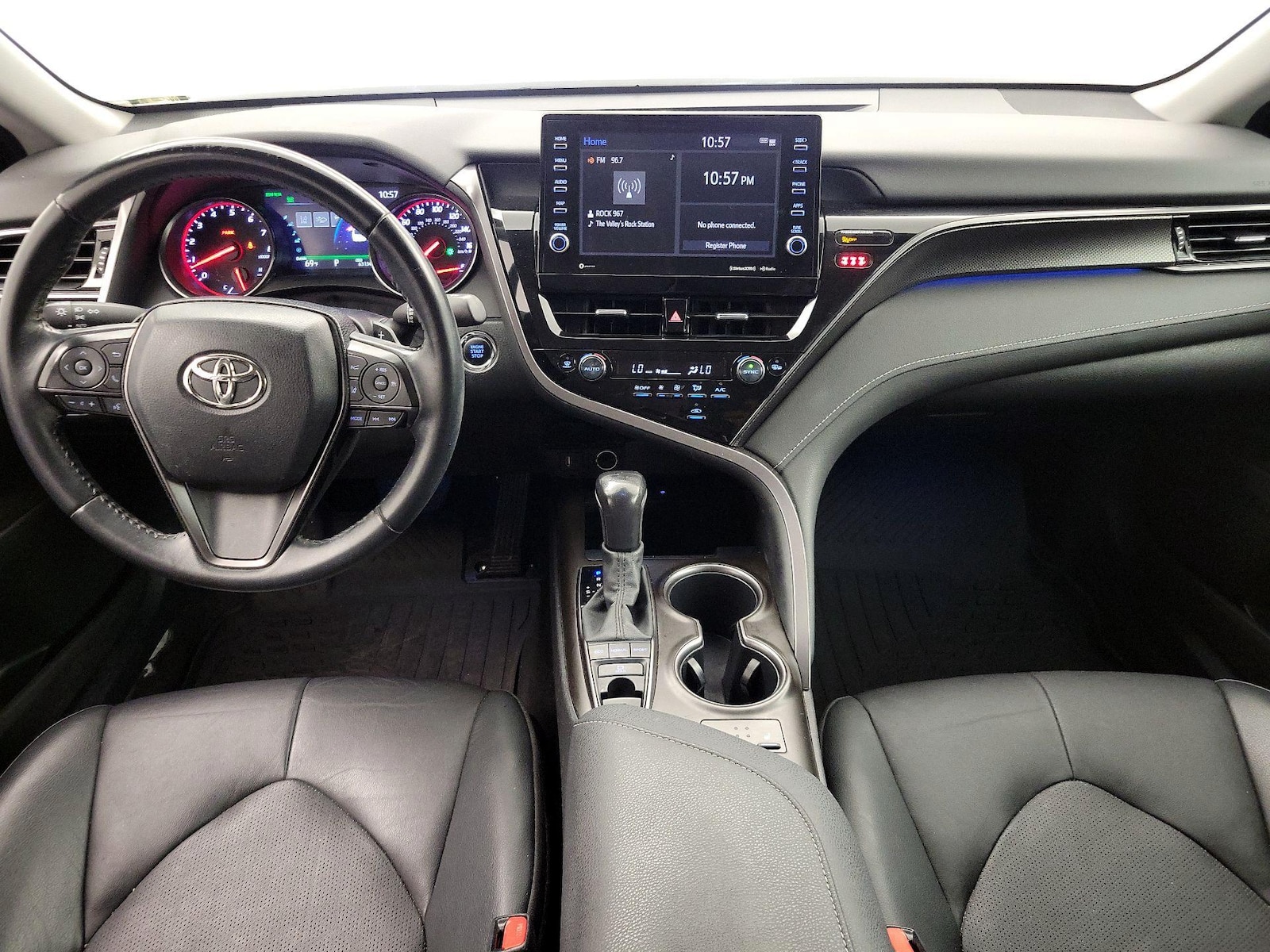 2022 Toyota Camry XSE - Photo 10