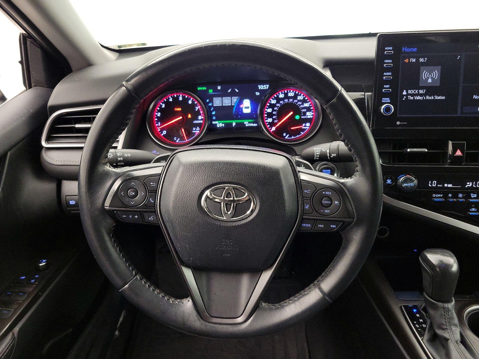 2022 Toyota Camry XSE - Photo 11
