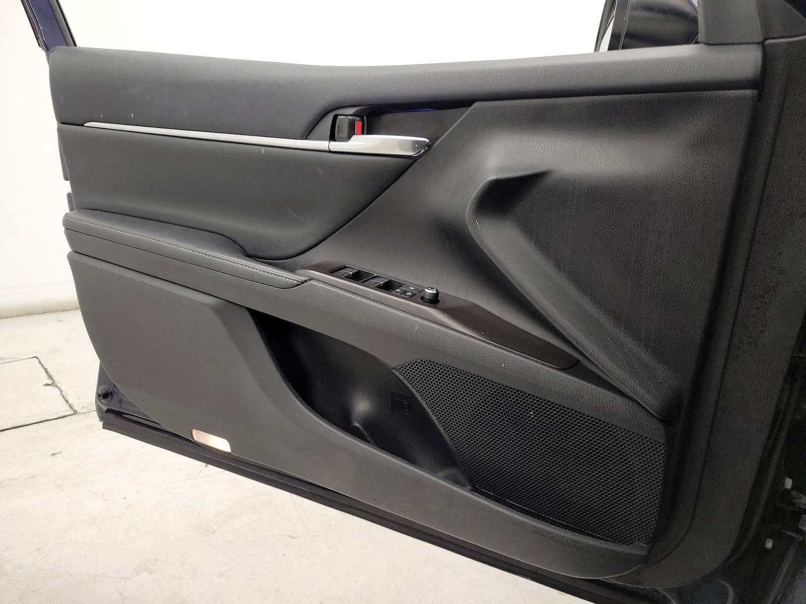 2022 Toyota Camry XSE - Photo 13