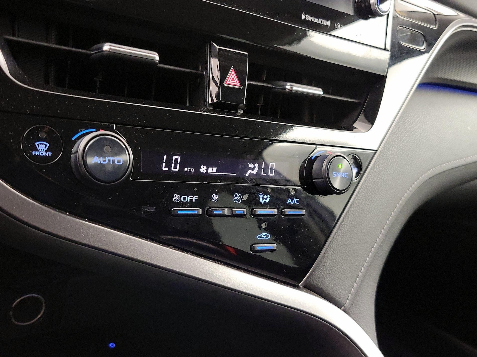 2022 Toyota Camry XSE - Photo 17