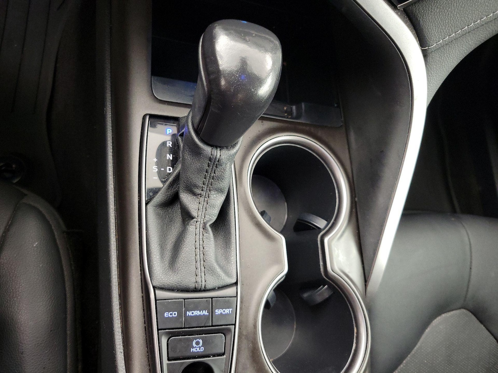 2022 Toyota Camry XSE - Photo 18