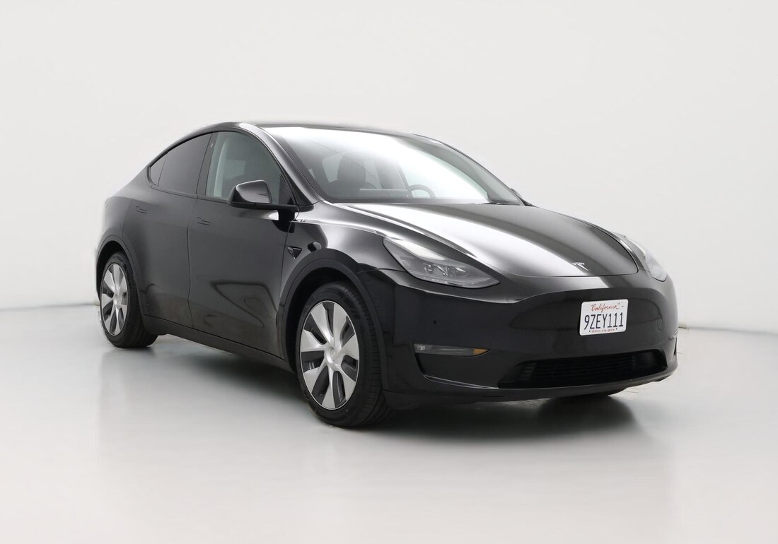 2022 Tesla Model Y Long Range All-Wheel Drive in Black — CarMax photo