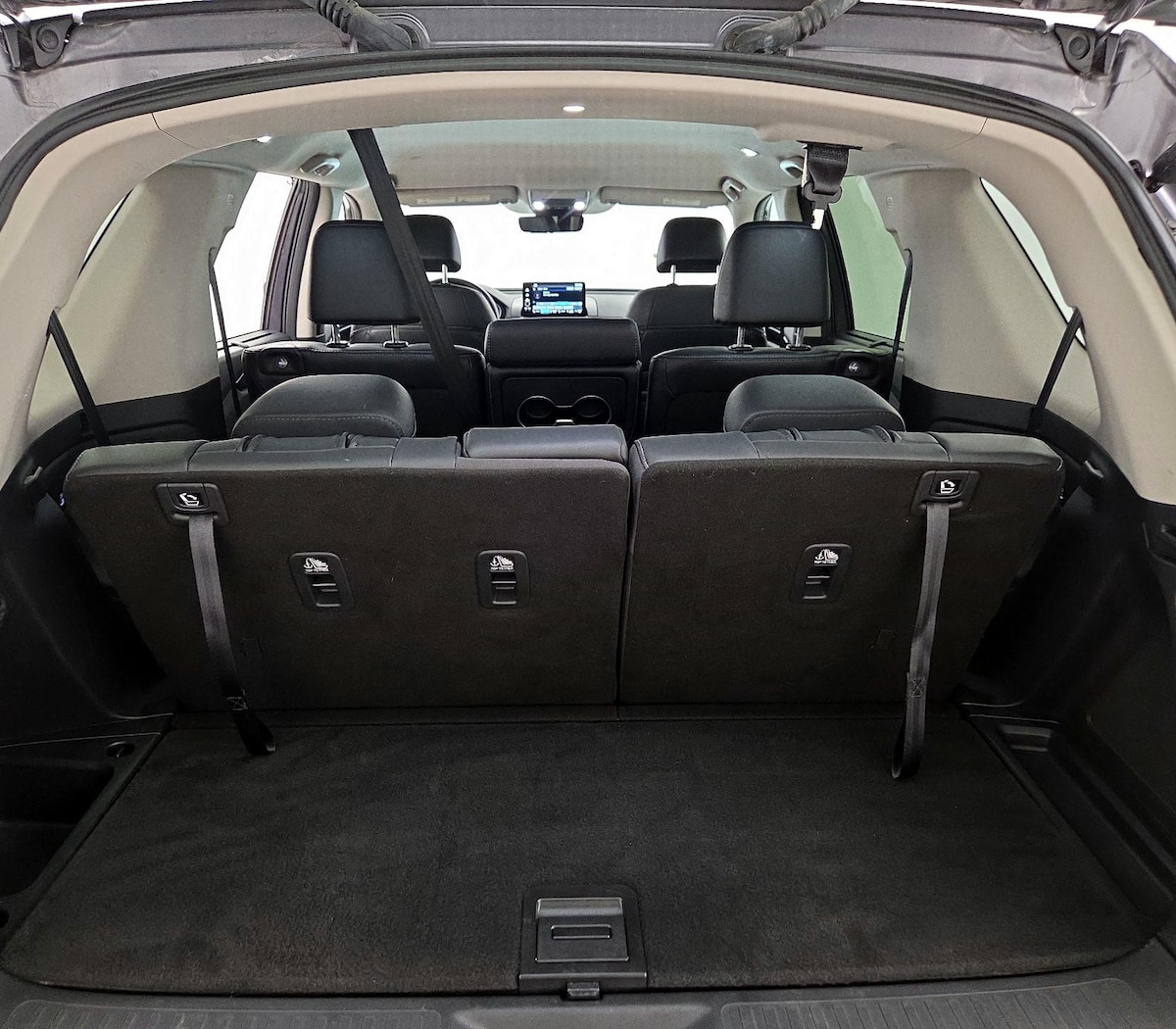 Trunk/Cargo (Seats Up)