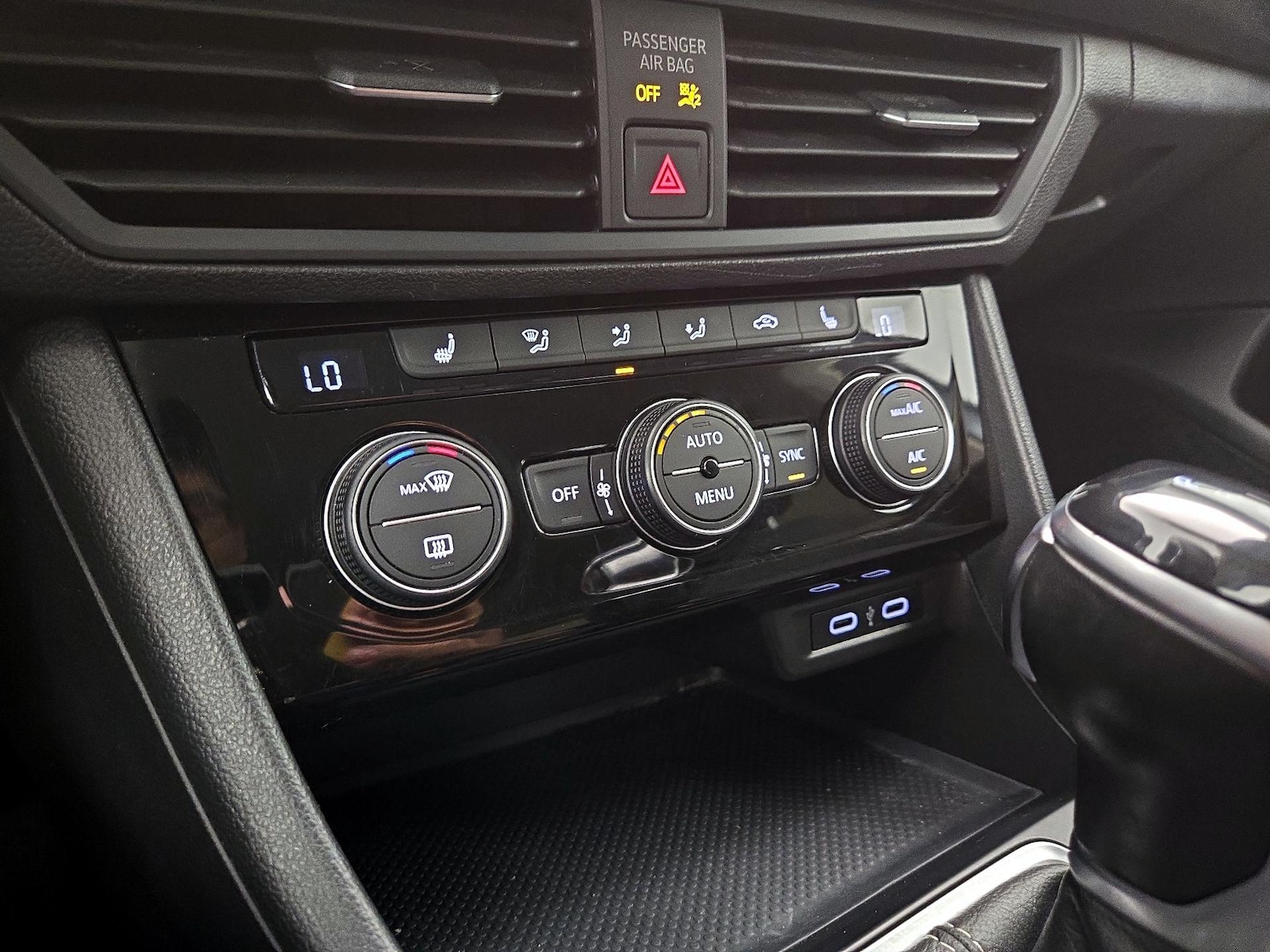 2022 Volkswagen Jetta SE - Photo 17