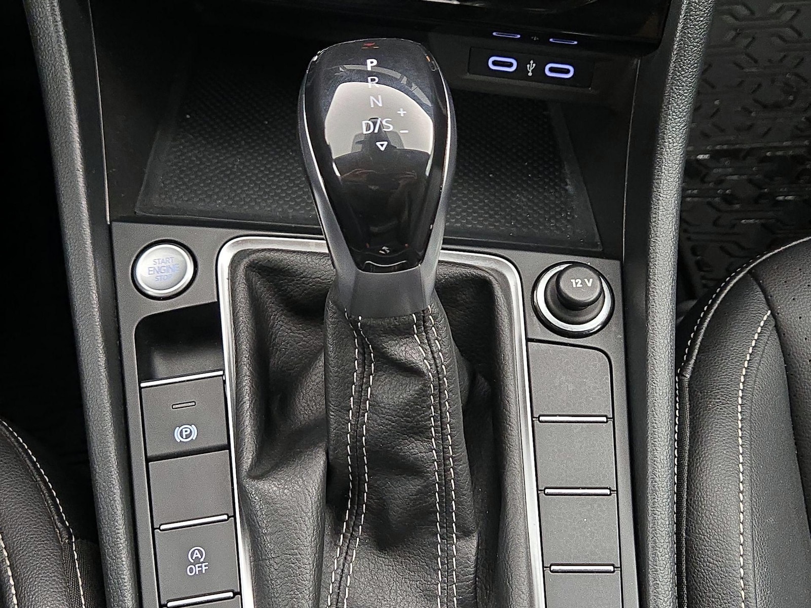 2022 Volkswagen Jetta SE - Photo 18