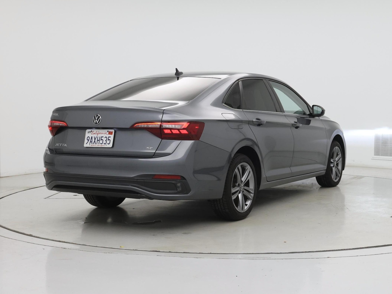 2022 Volkswagen Jetta SE - Photo 9