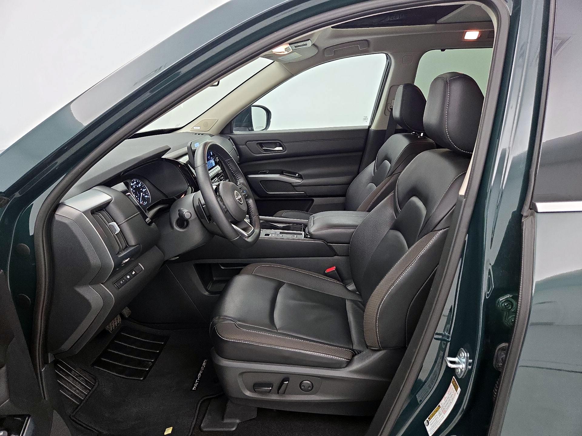 Thumbnail: 2023 Nissan Pathfinder - 11
