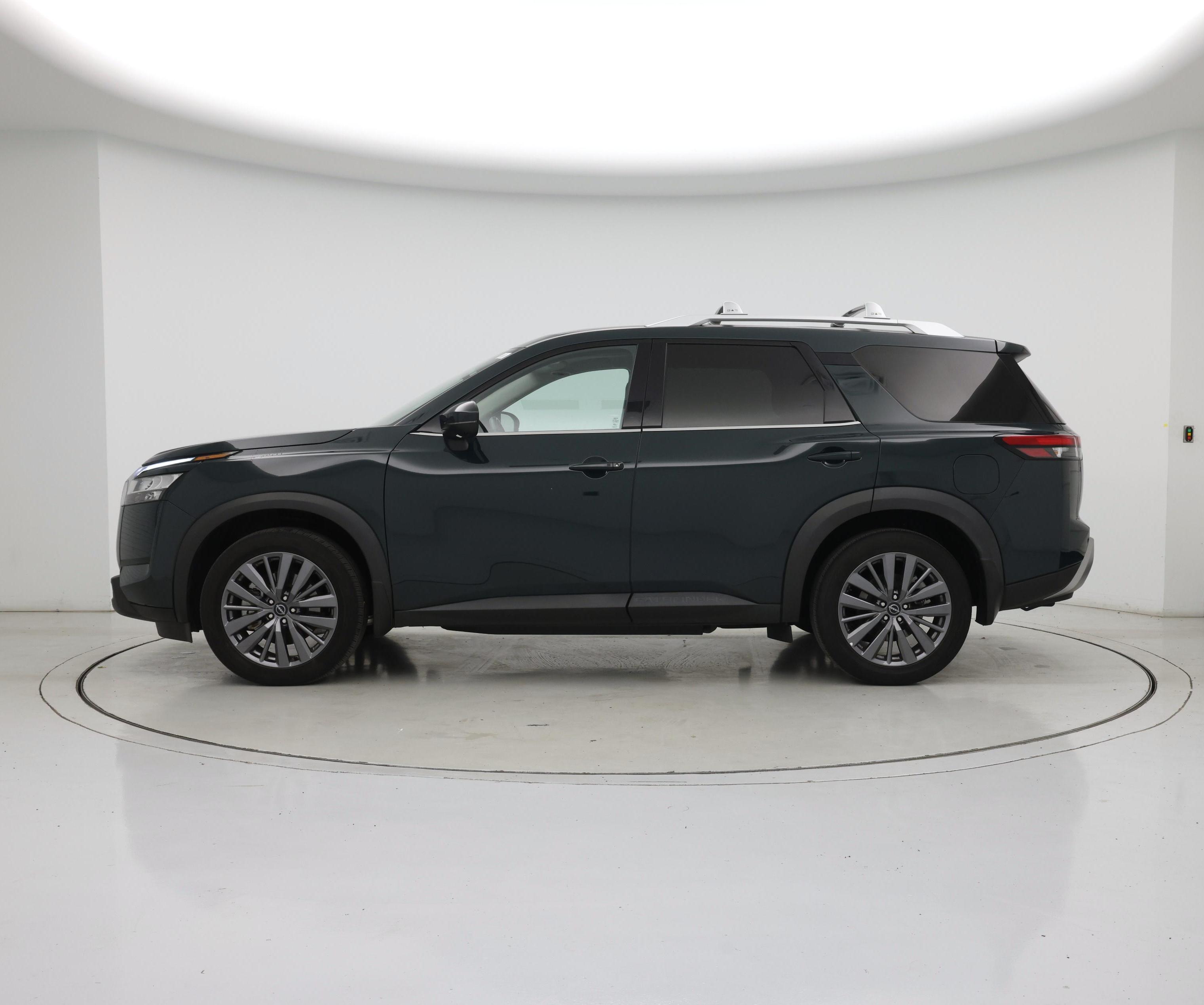 Thumbnail: 2023 Nissan Pathfinder - 3