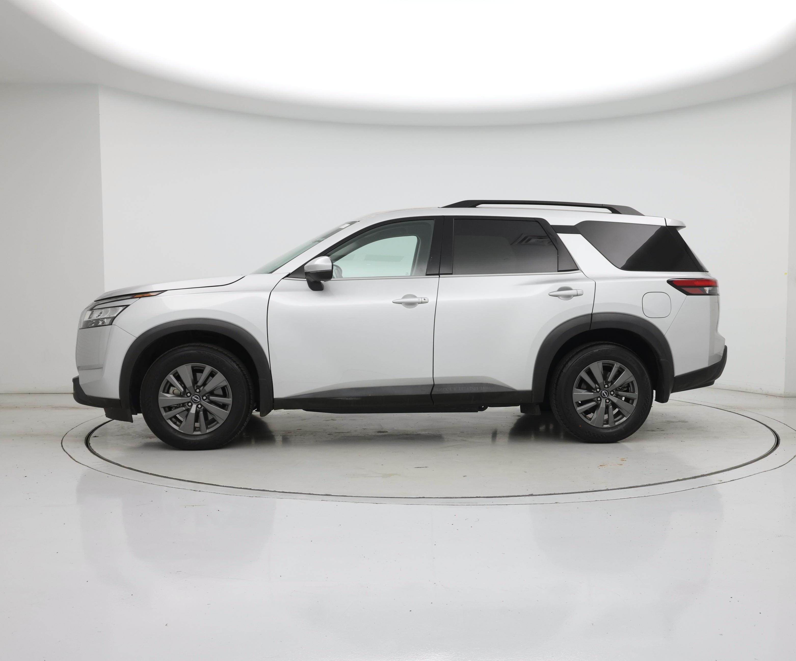 Thumbnail: 2022 Nissan Pathfinder - 3