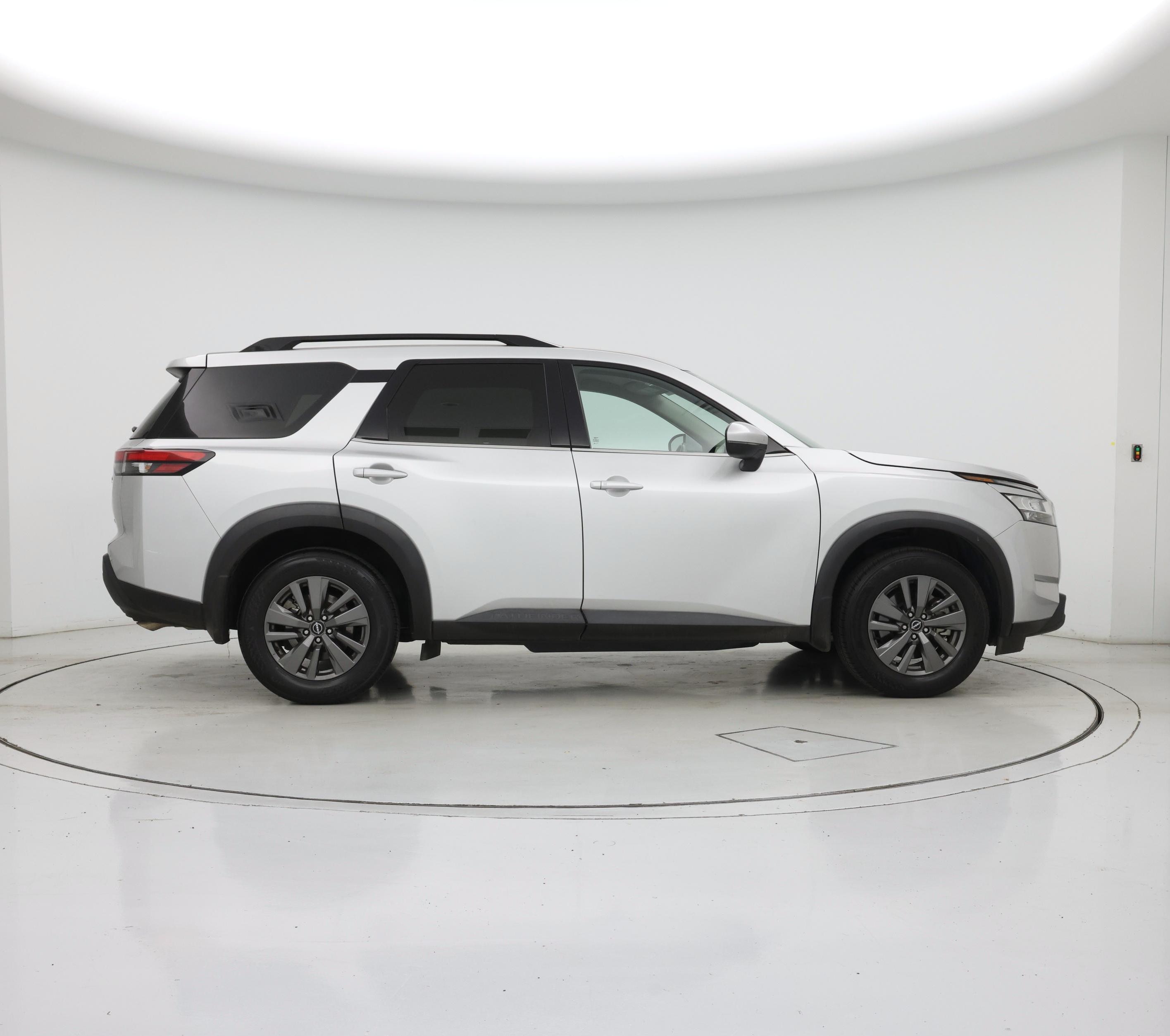 Thumbnail: 2022 Nissan Pathfinder - 7