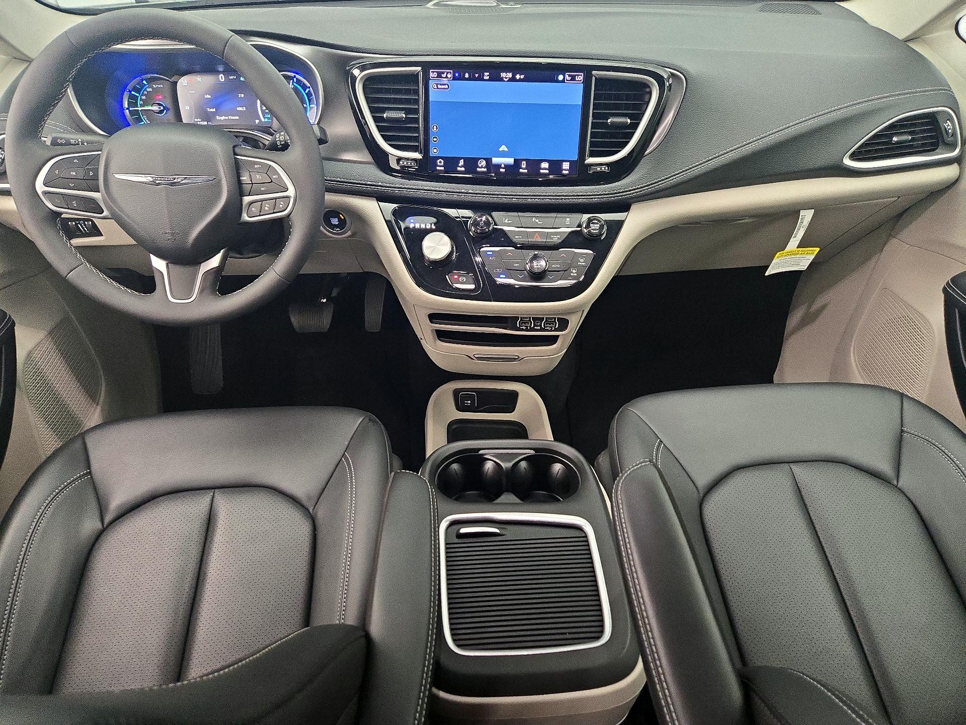 Thumbnail: 2024 Chrysler Pacifica - 8