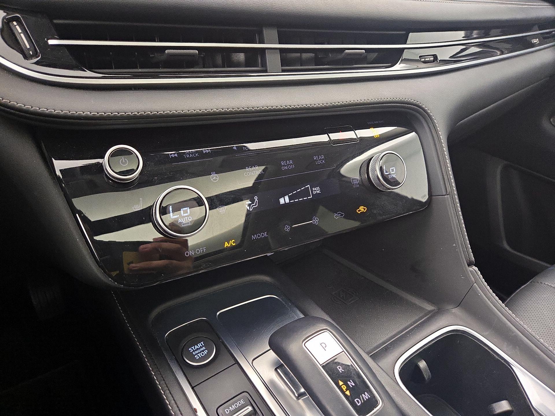 Thumbnail: 2023 INFINITI QX60 - 16
