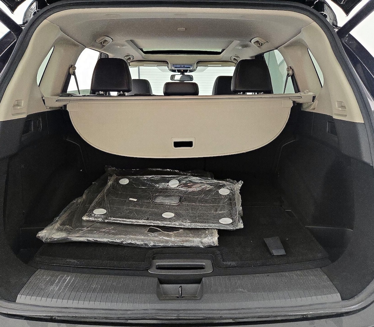 Trunk/Cargo (Seats Up)
