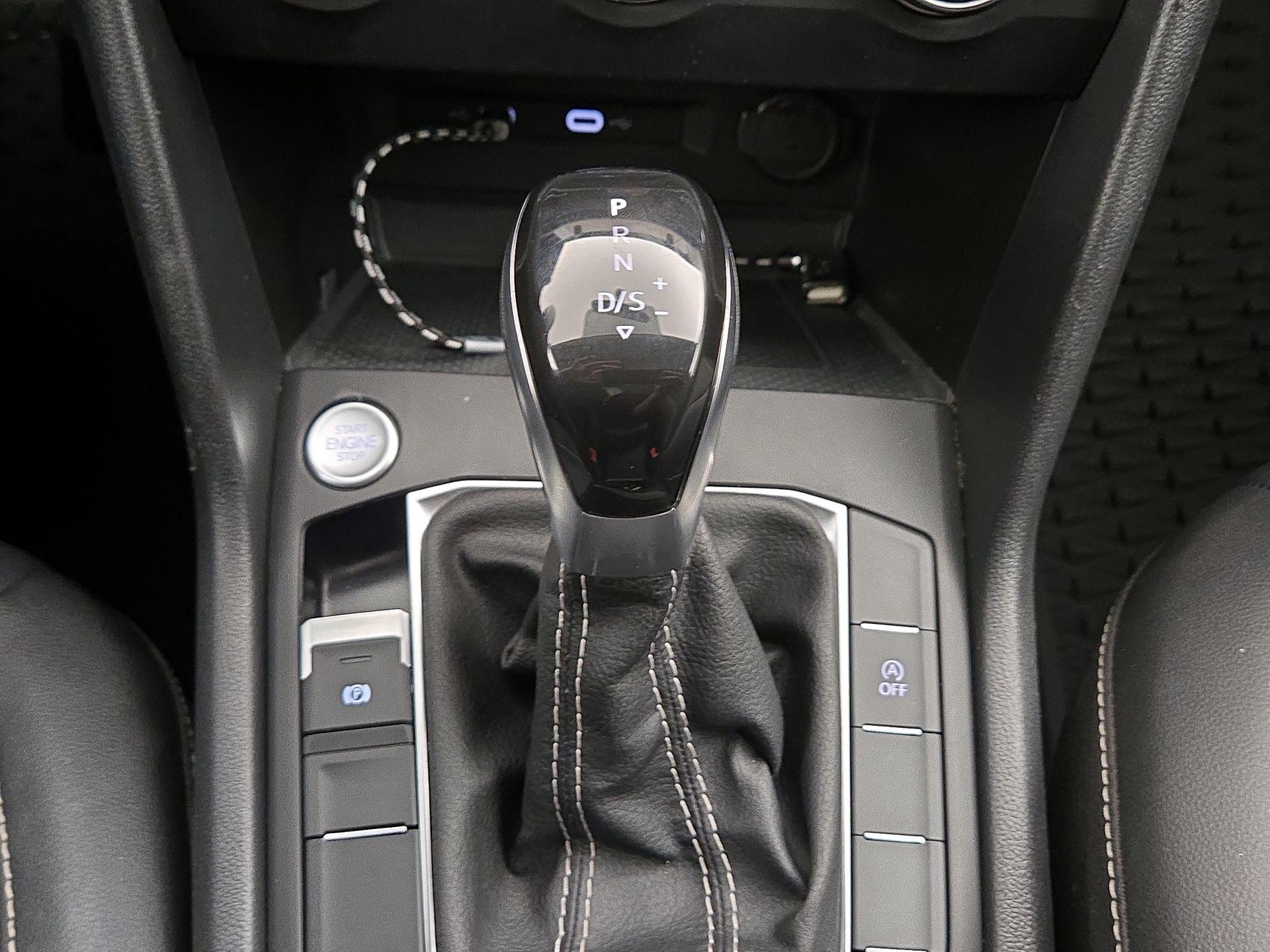 Thumbnail: 2022 Volkswagen Taos - 15