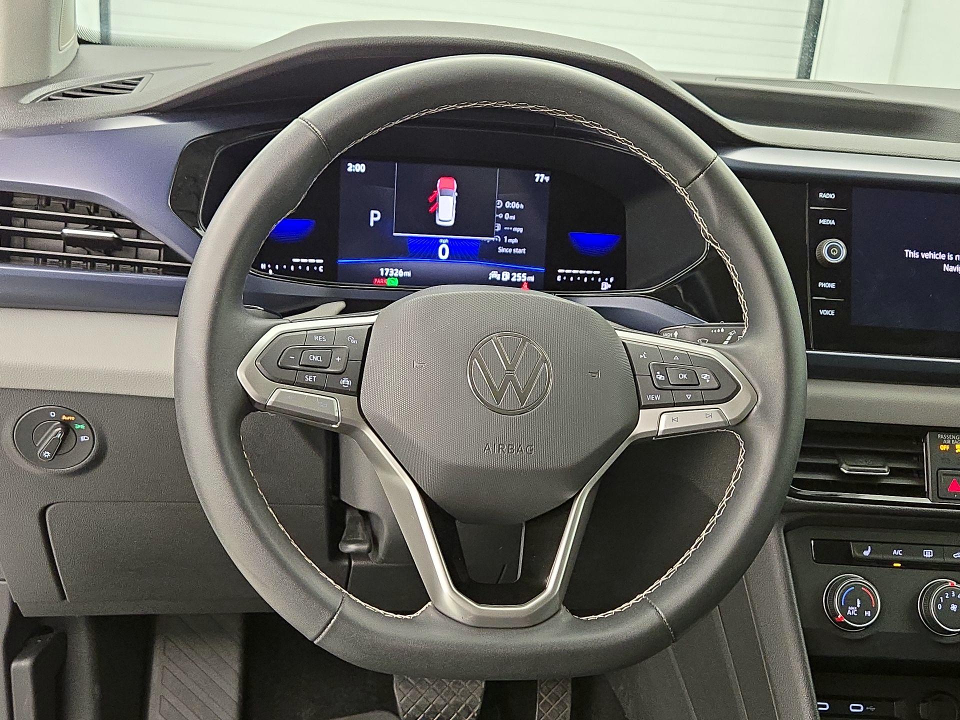 Thumbnail: 2022 Volkswagen Taos - 10