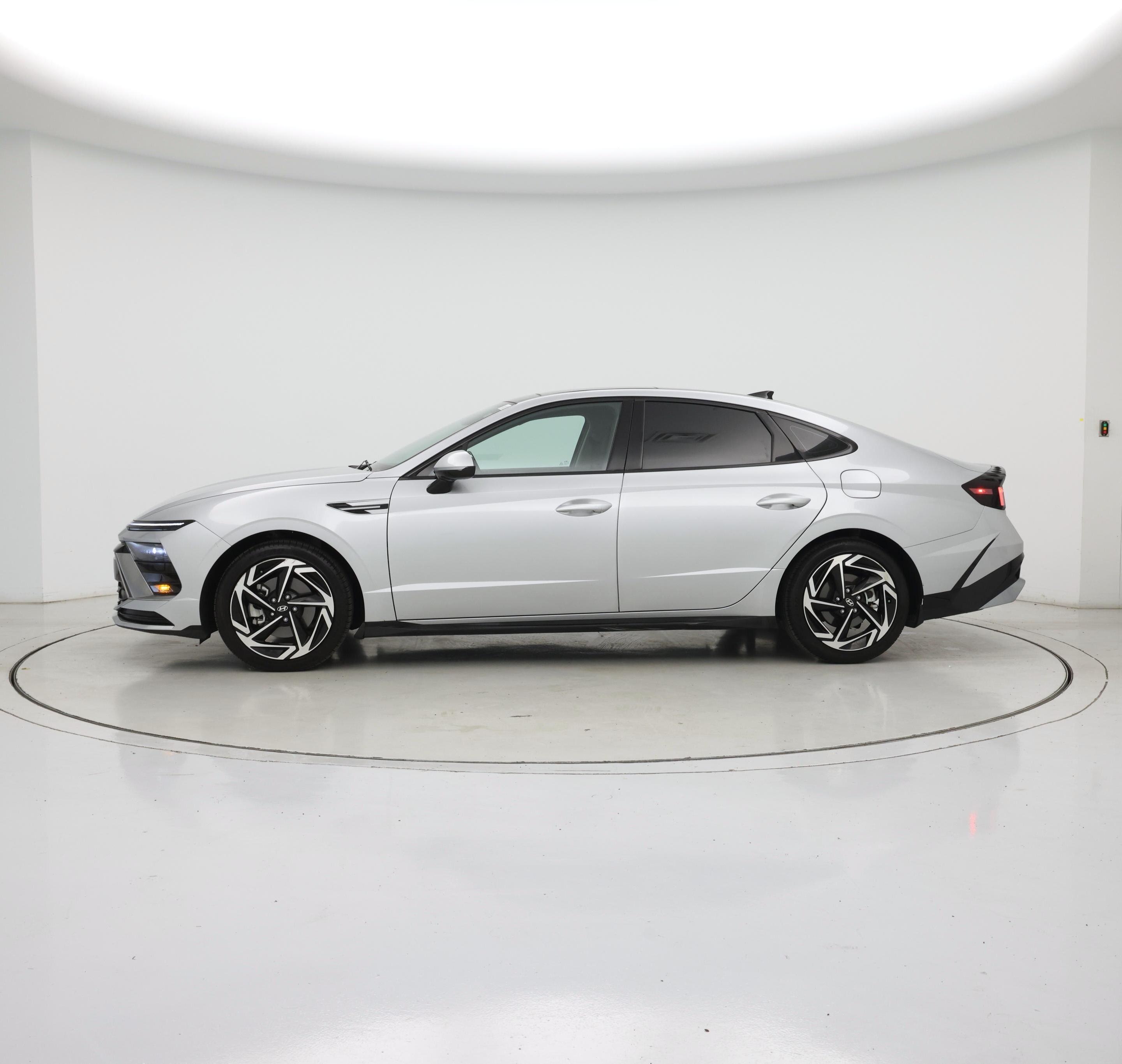 Thumbnail: 2024 Hyundai Sonata - 3