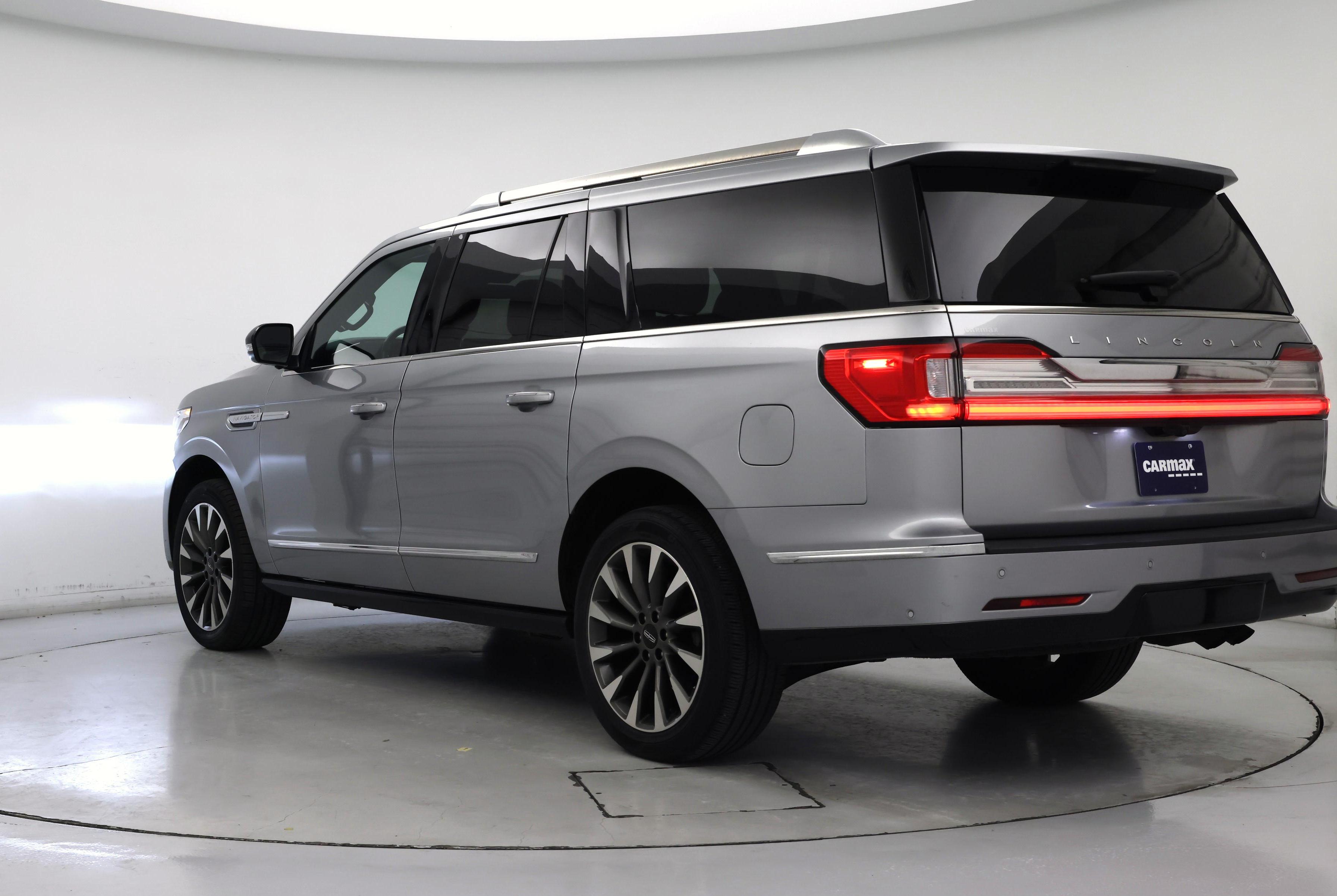 Thumbnail: 2021 Lincoln Navigator L - 2