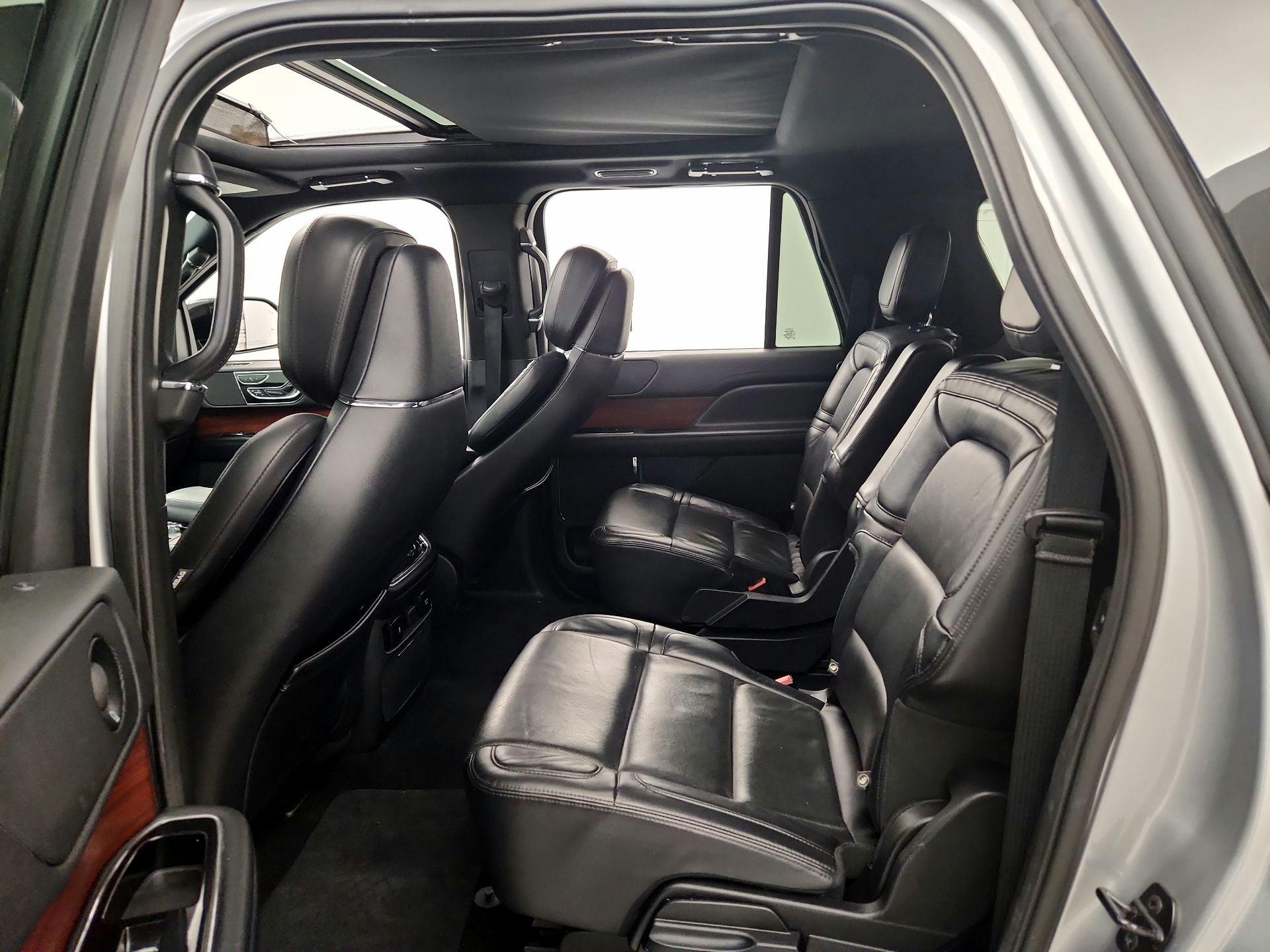 Thumbnail: 2021 Lincoln Navigator L - 20