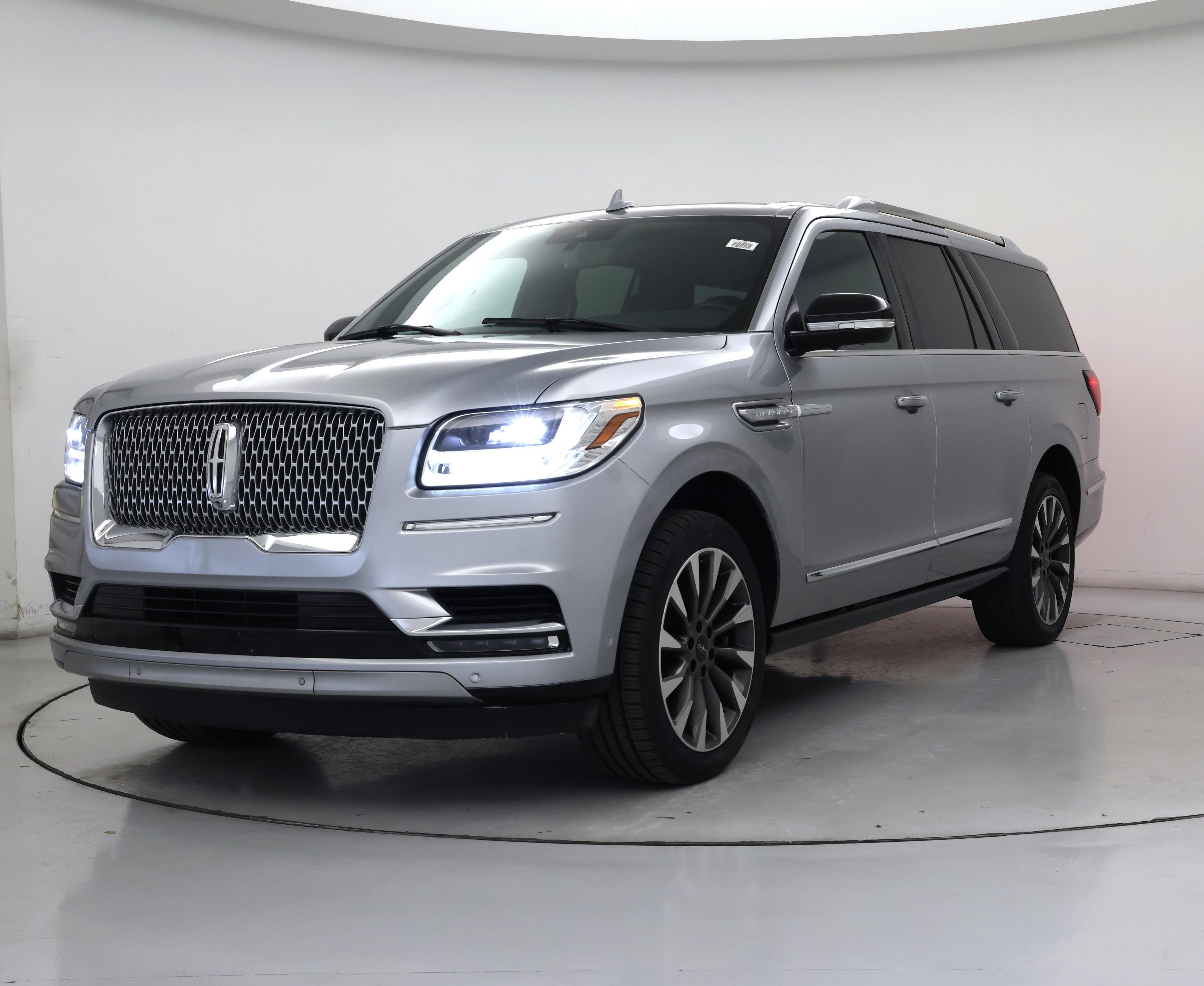 Thumbnail: 2021 Lincoln Navigator L - 4