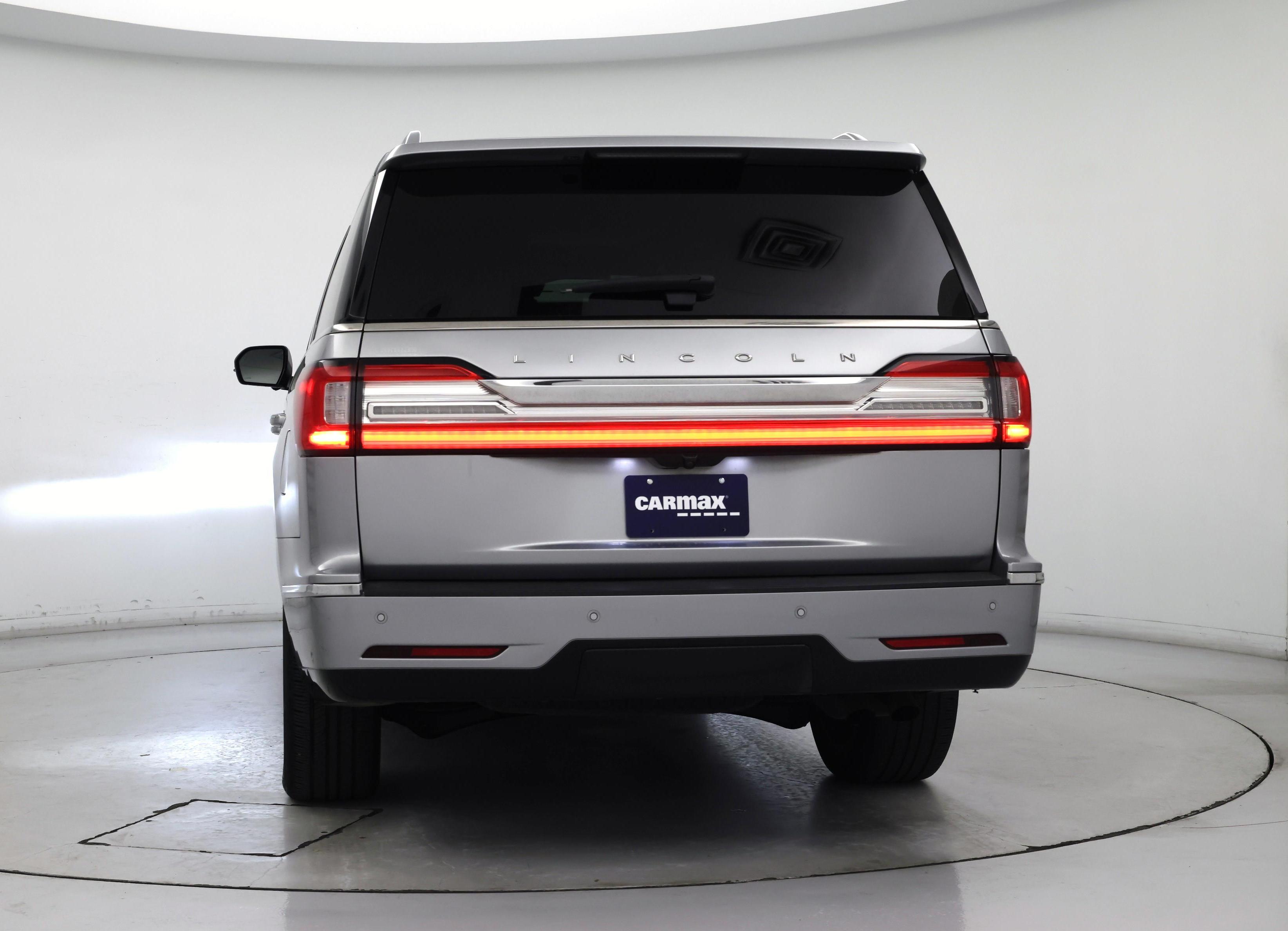 Thumbnail: 2021 Lincoln Navigator L - 6