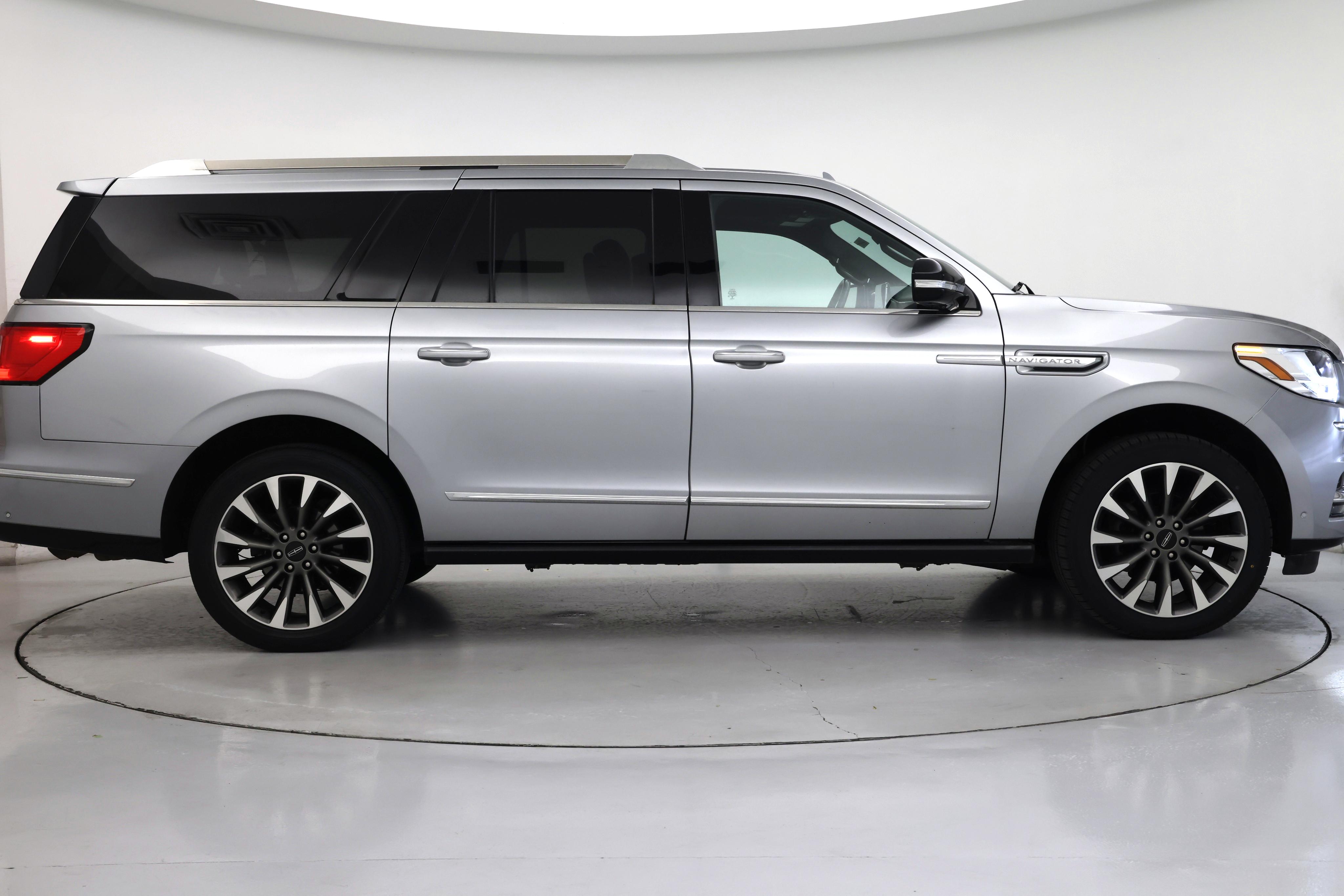 Thumbnail: 2021 Lincoln Navigator L - 7