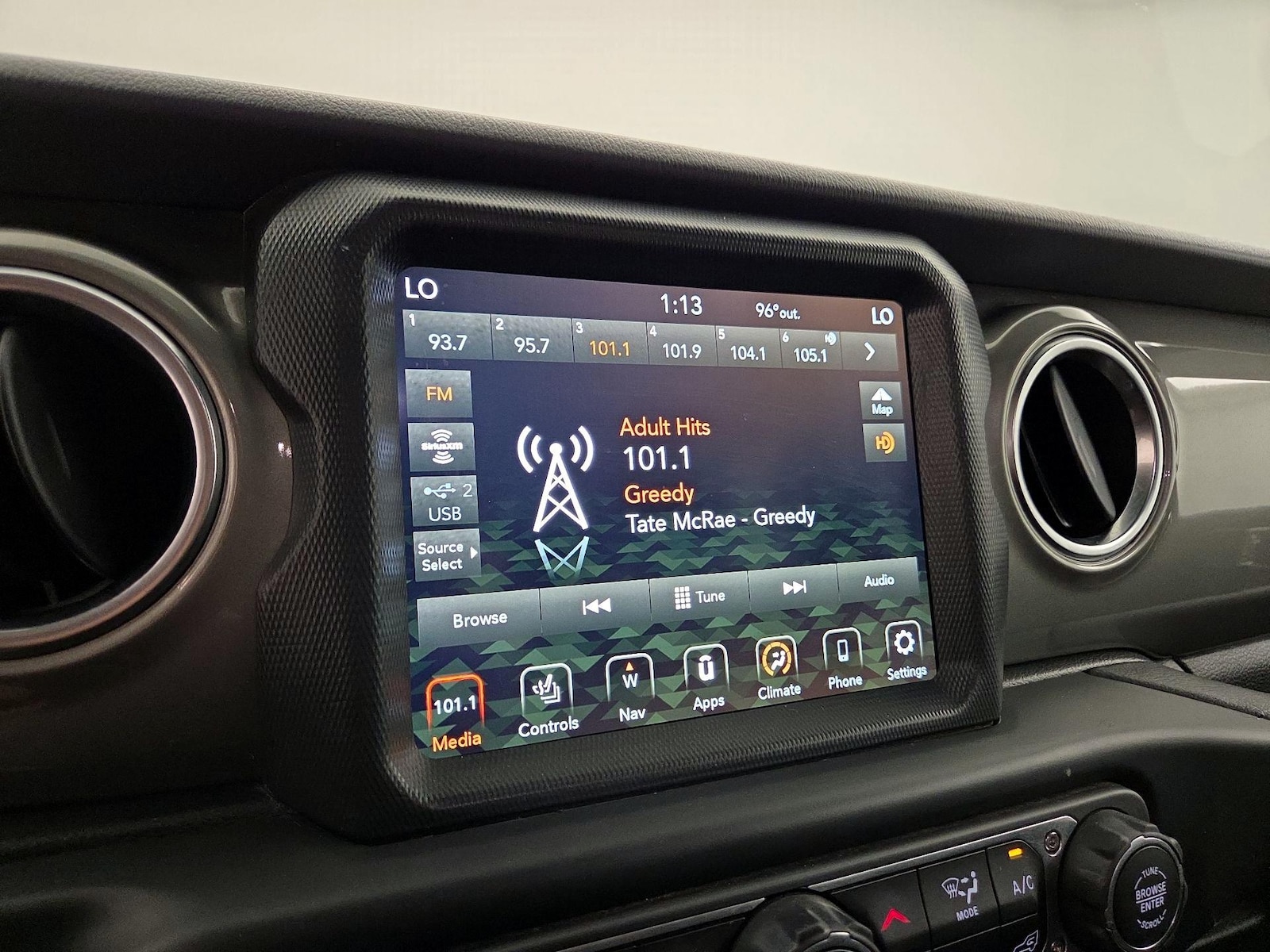 2022 Jeep Wrangler Unlimited Sahara - Photo 17
