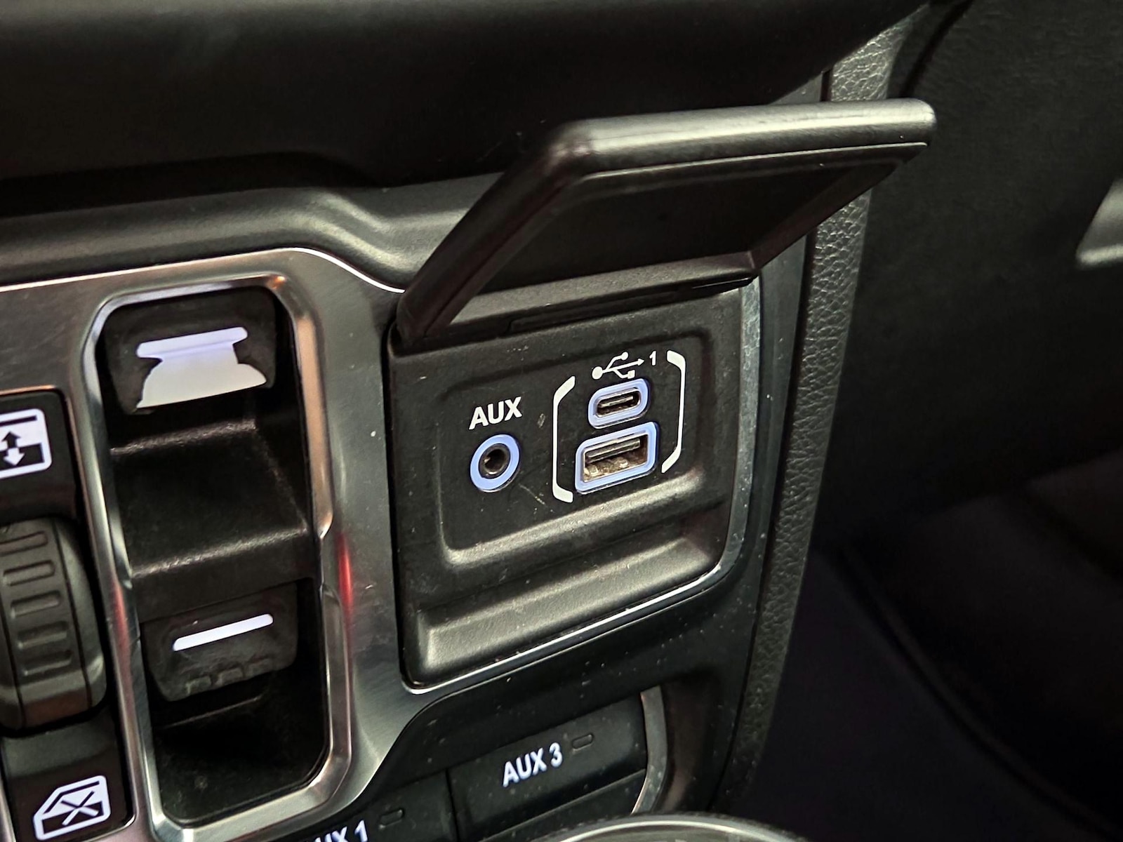 2022 Jeep Wrangler Unlimited Sahara - Photo 20
