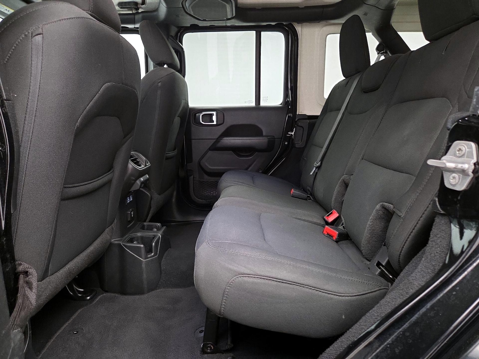 2022 Jeep Wrangler Unlimited Sahara - Photo 21