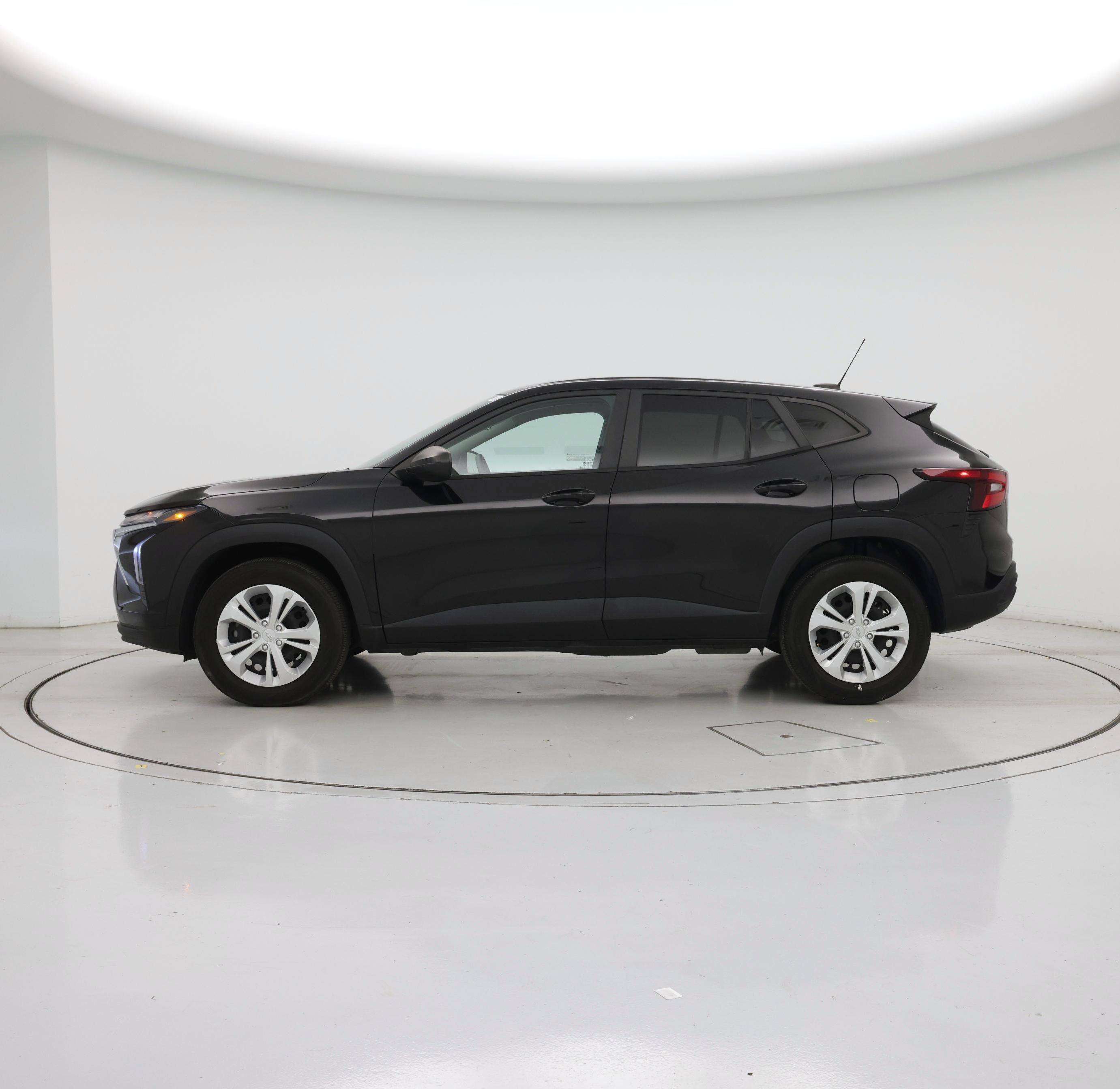 Thumbnail: 2024 Chevrolet Trax - 3