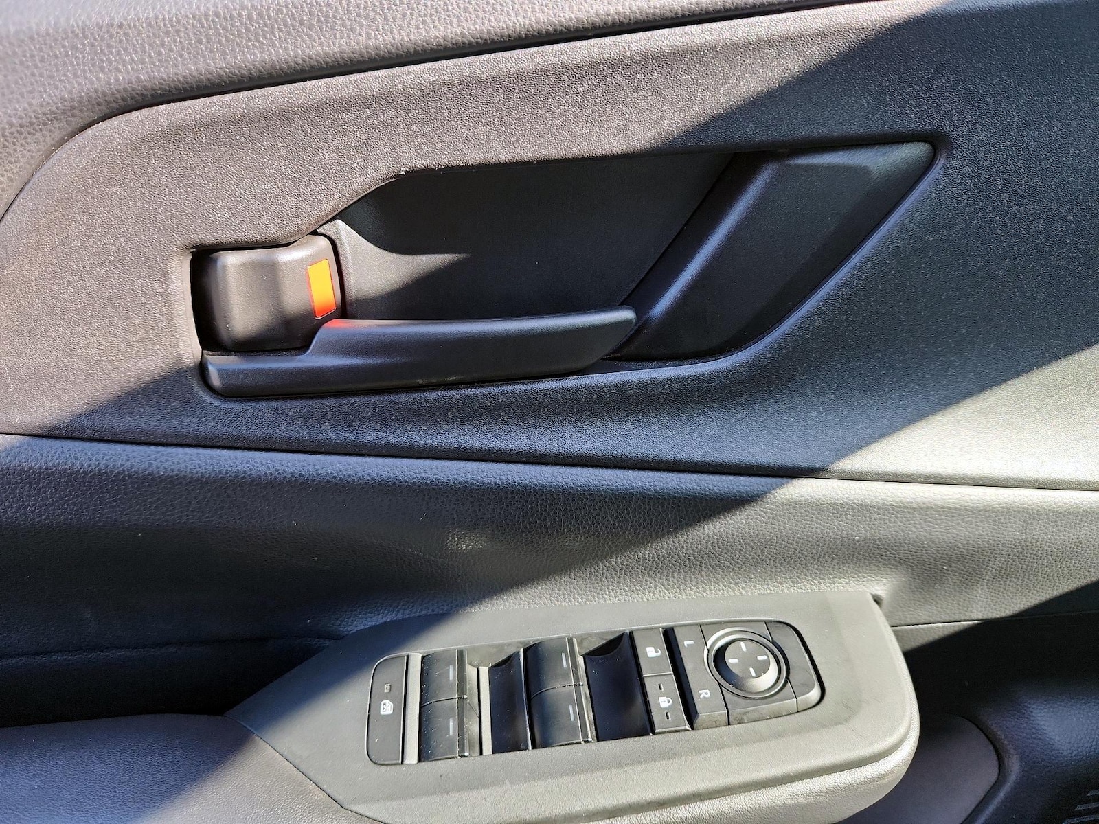 2023 Toyota Prius Prime SE - Photo 11