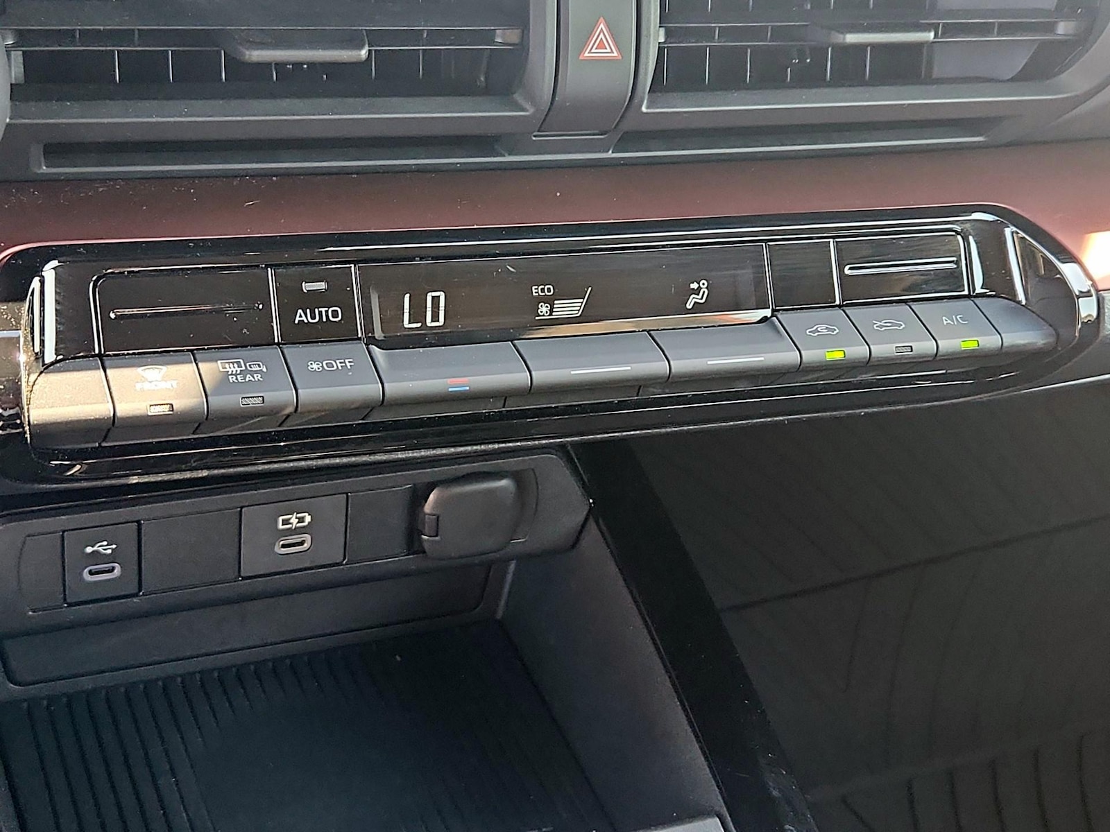 2023 Toyota Prius Prime SE - Photo 16