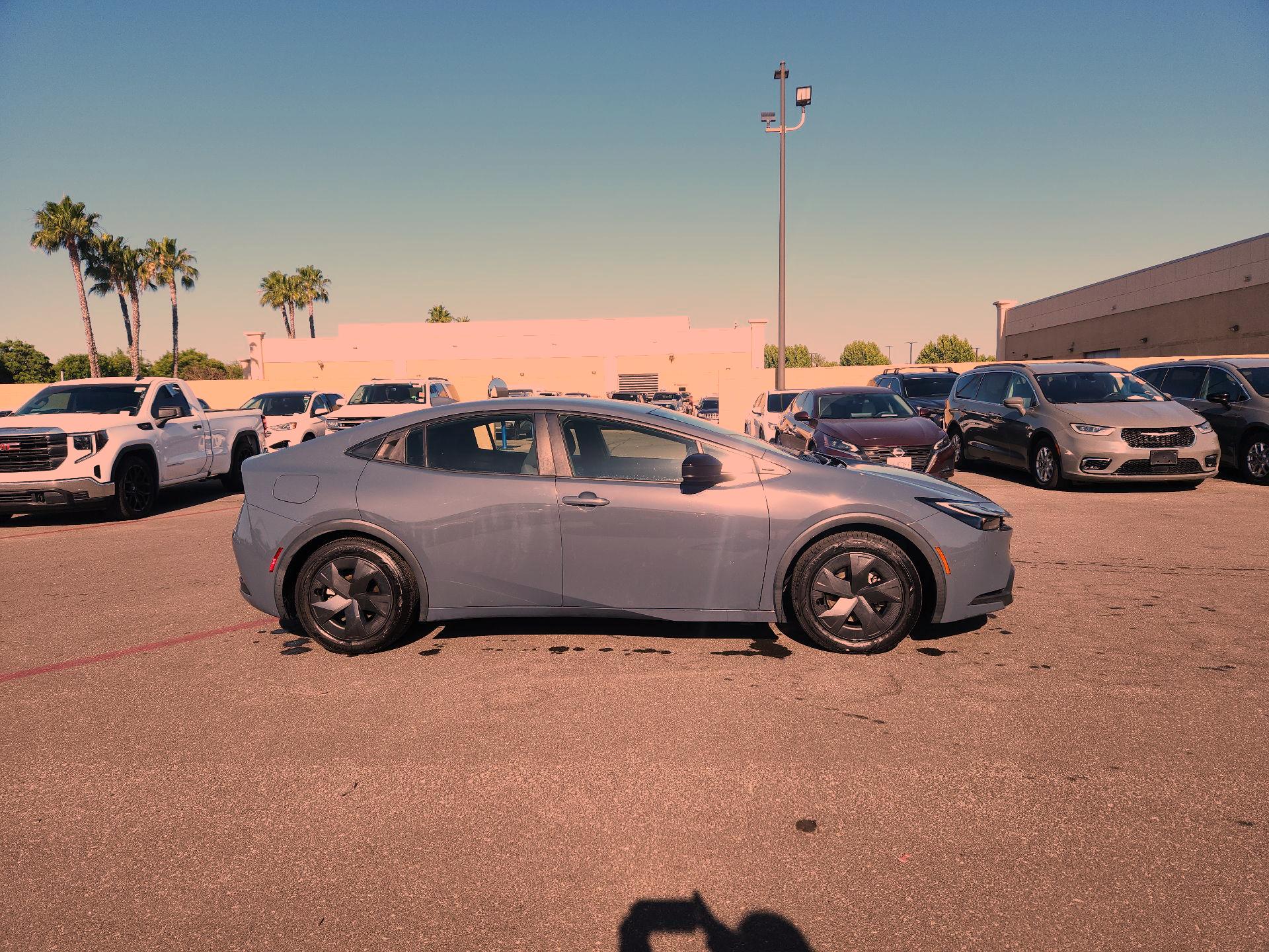 Thumbnail: 2023 Toyota Prius Prime - 4