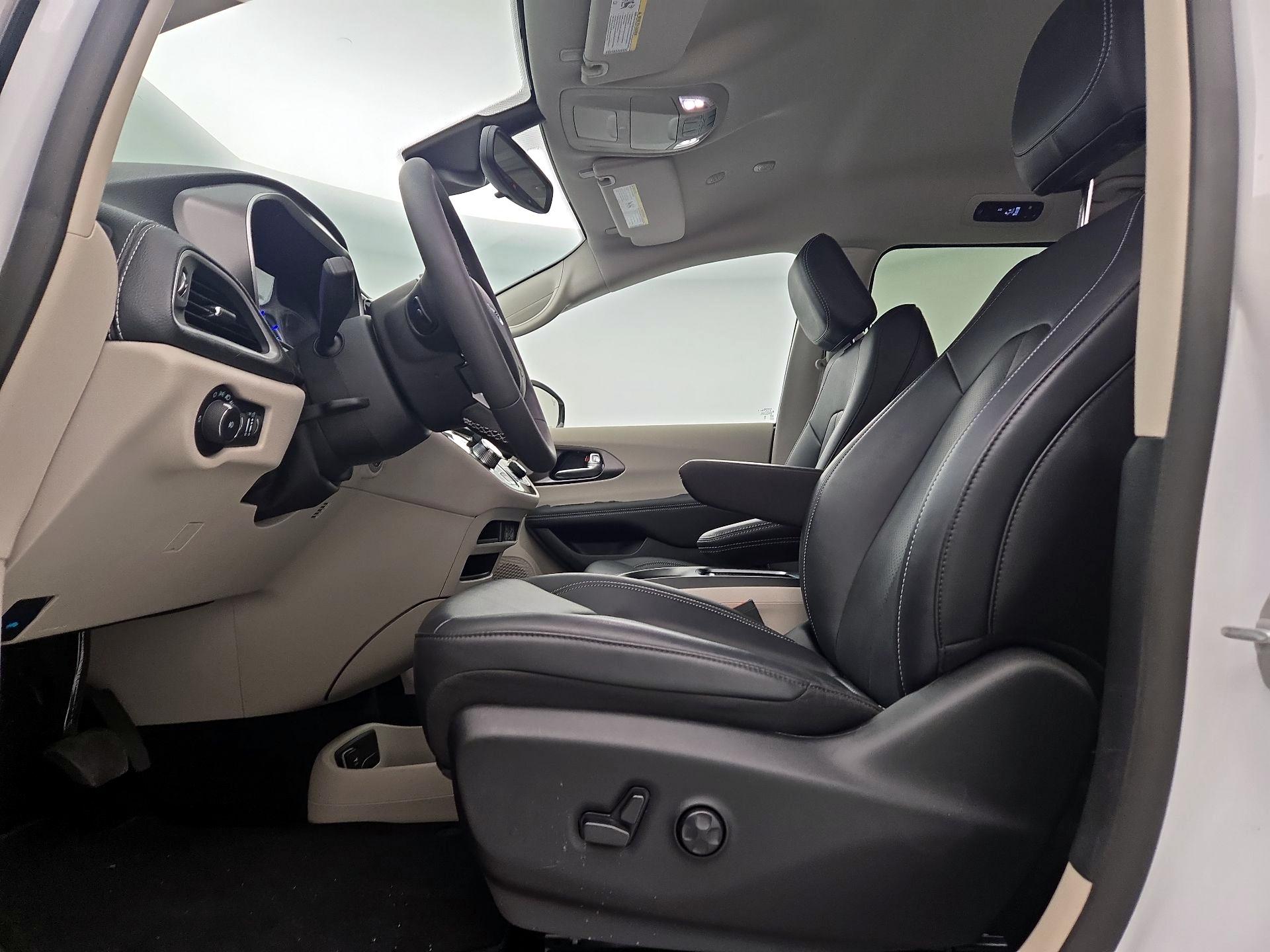 Thumbnail: 2024 Chrysler Pacifica - 11