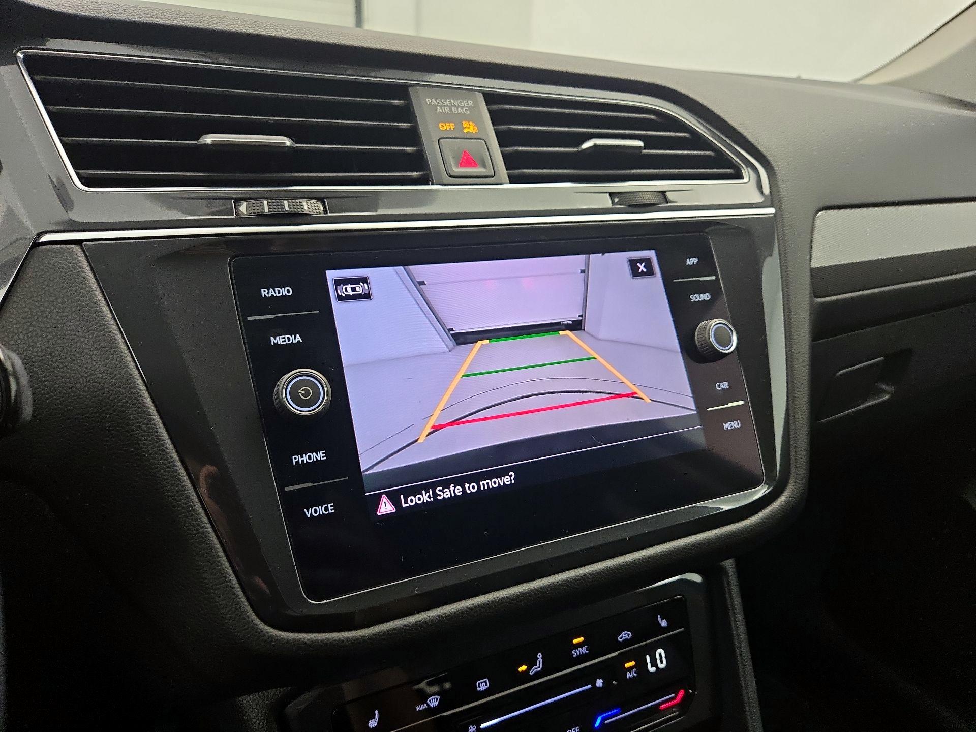 Thumbnail: 2022 Volkswagen Tiguan - 12