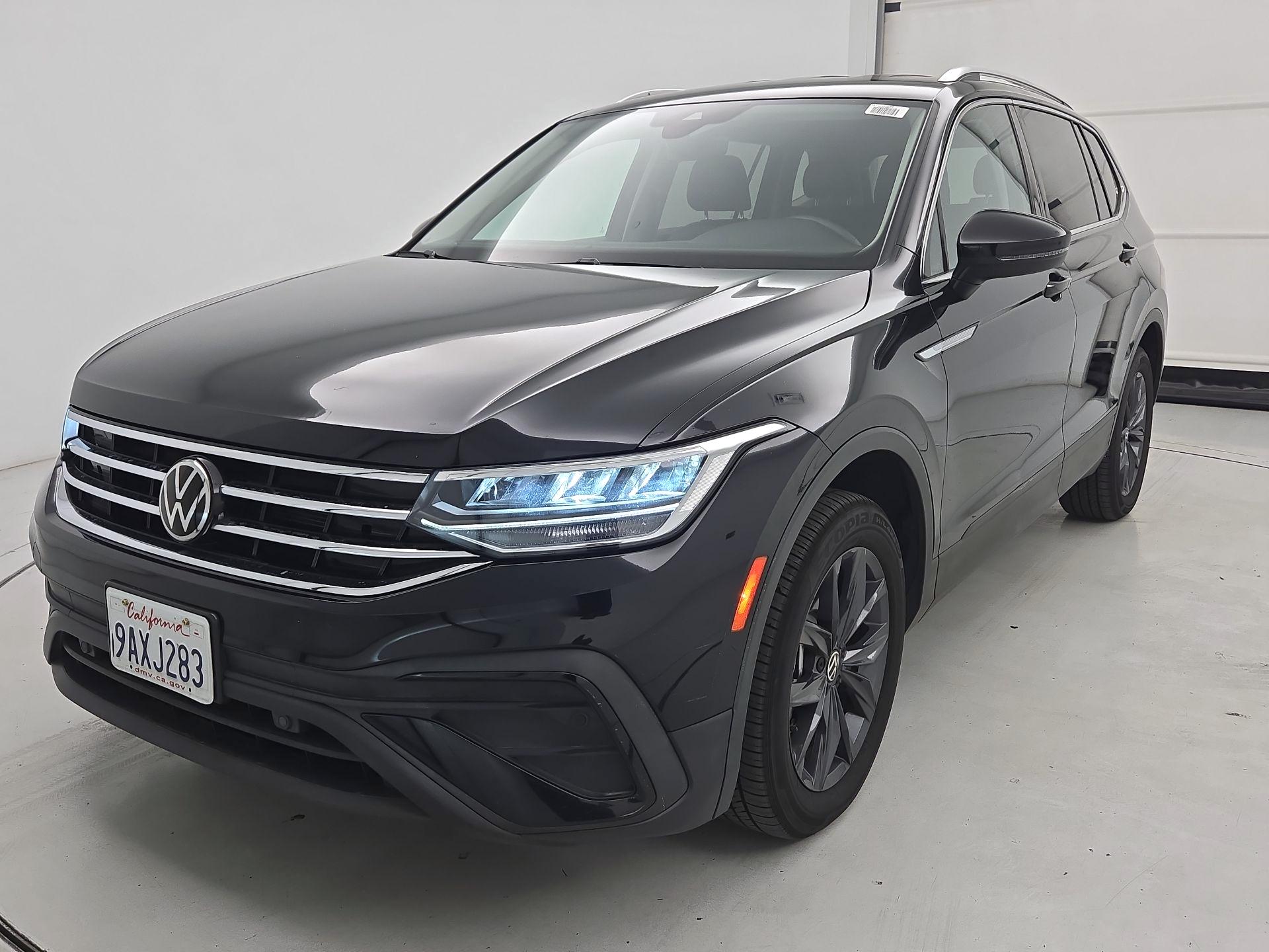 Thumbnail: 2022 Volkswagen Tiguan - 3