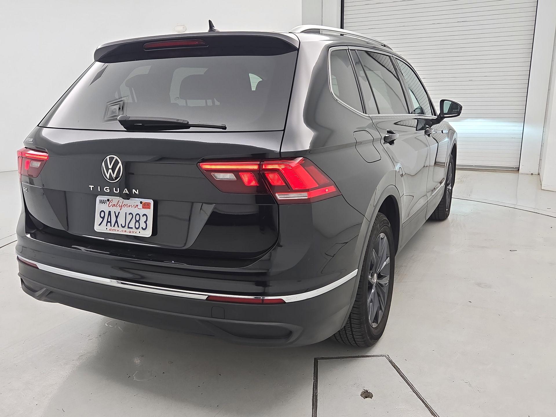 Thumbnail: 2022 Volkswagen Tiguan - 5