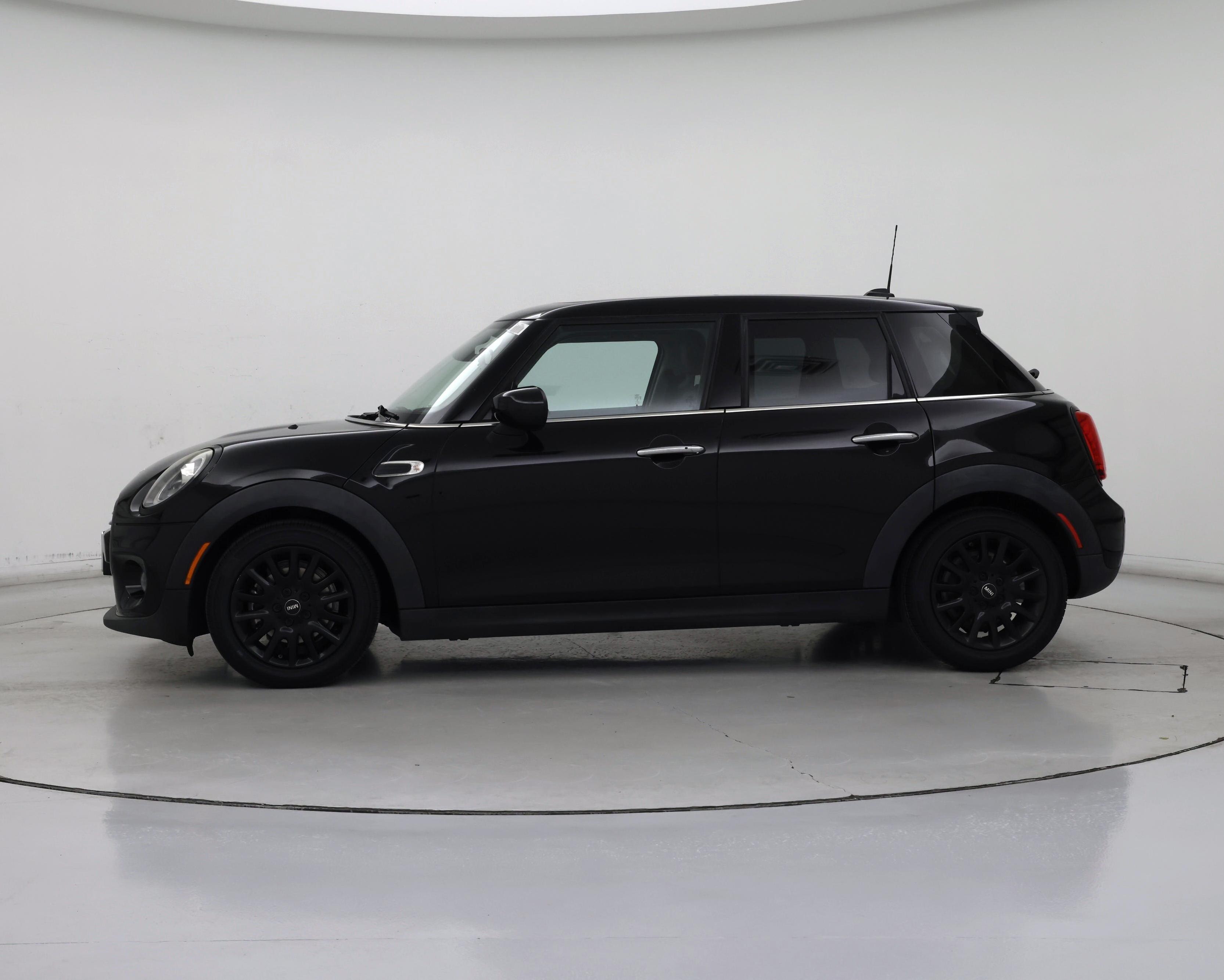Thumbnail: 2021 MINI Cooper Hardtop - 3